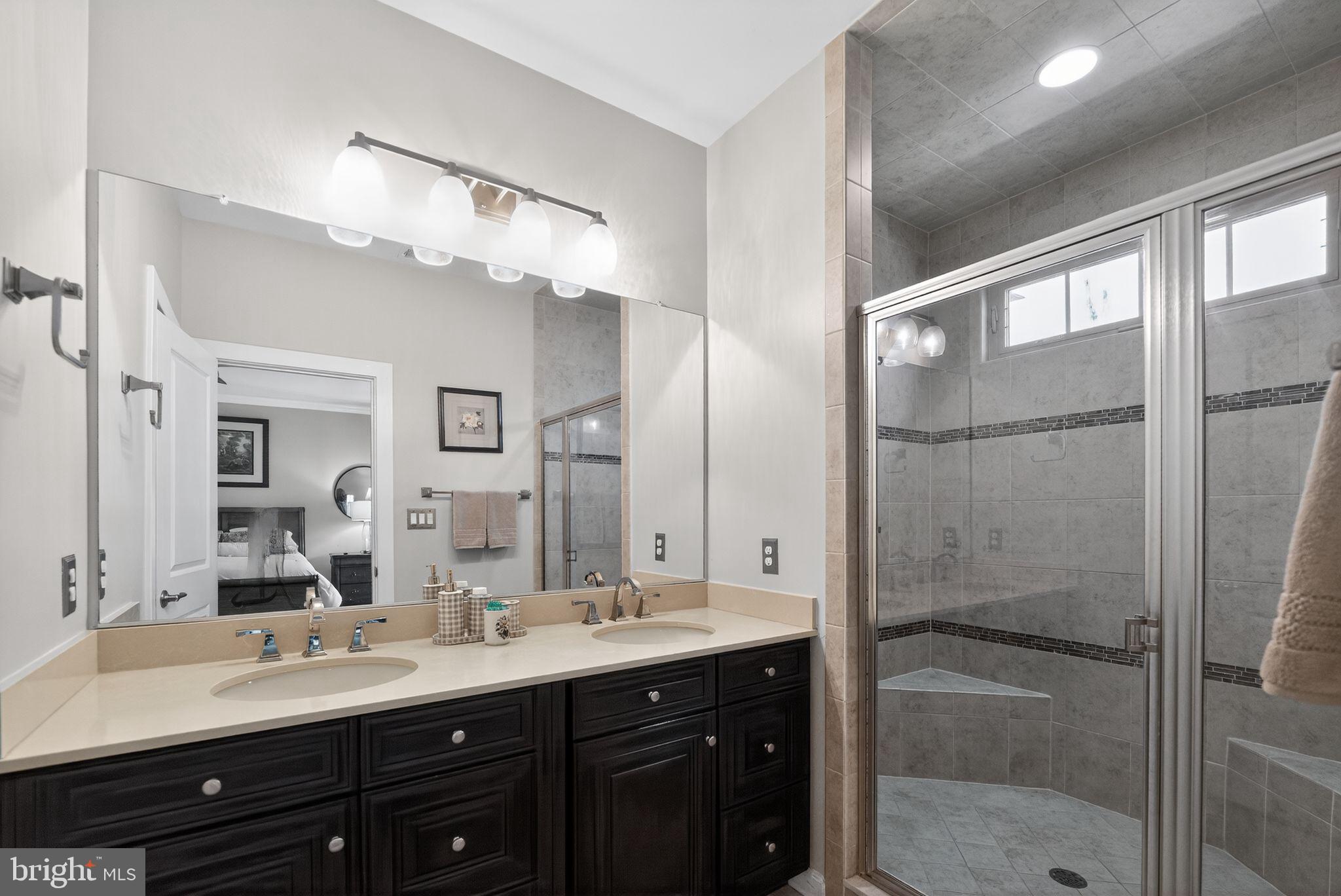 SUBURBAN GREENE - Residential