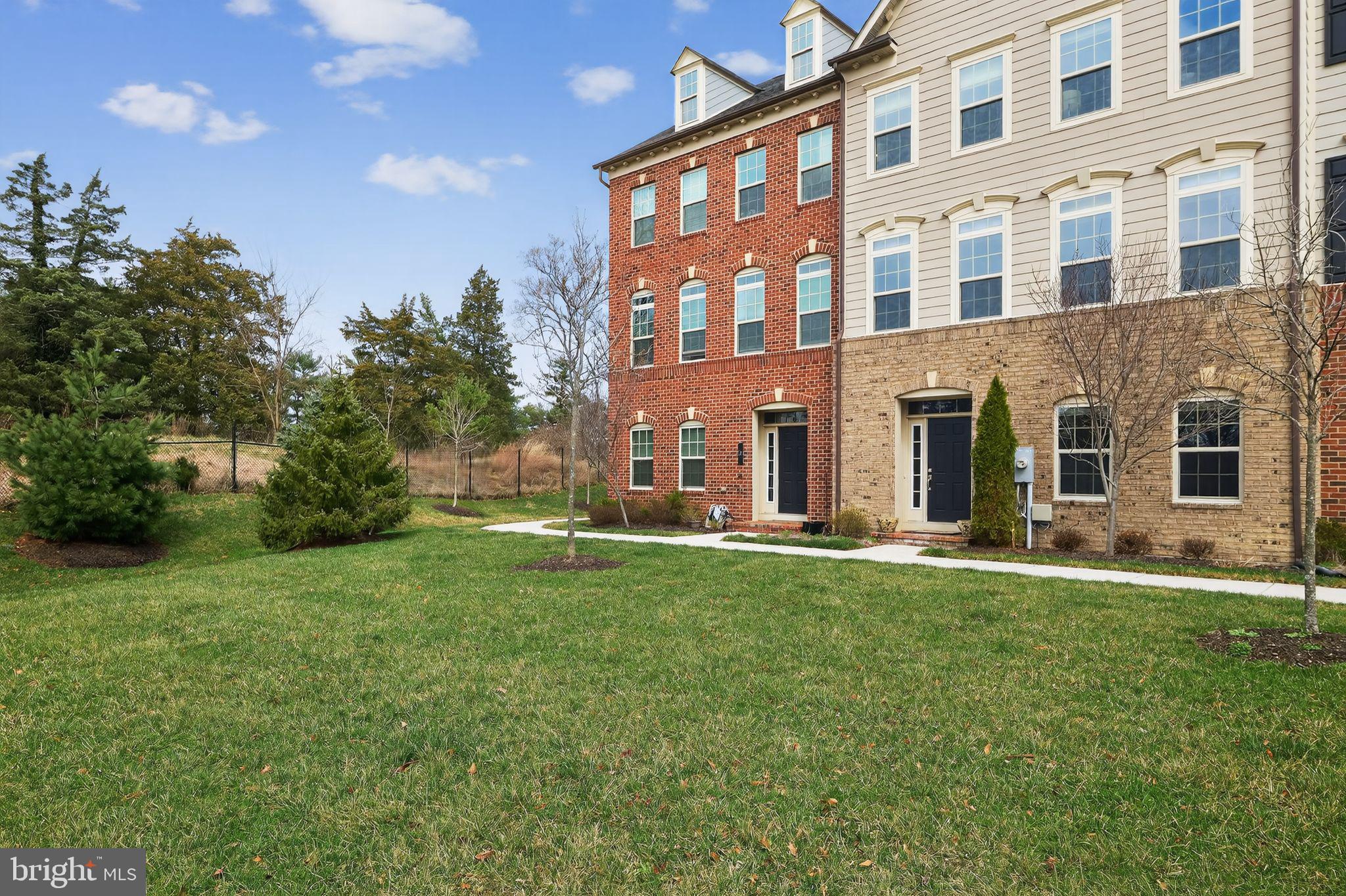 SUBURBAN GREENE - Residential