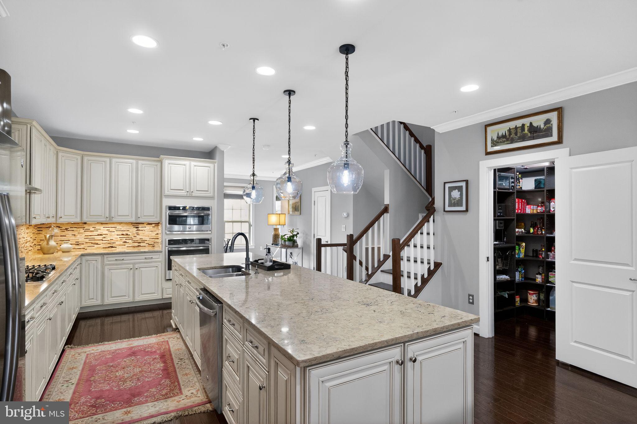 SUBURBAN GREENE - Residential