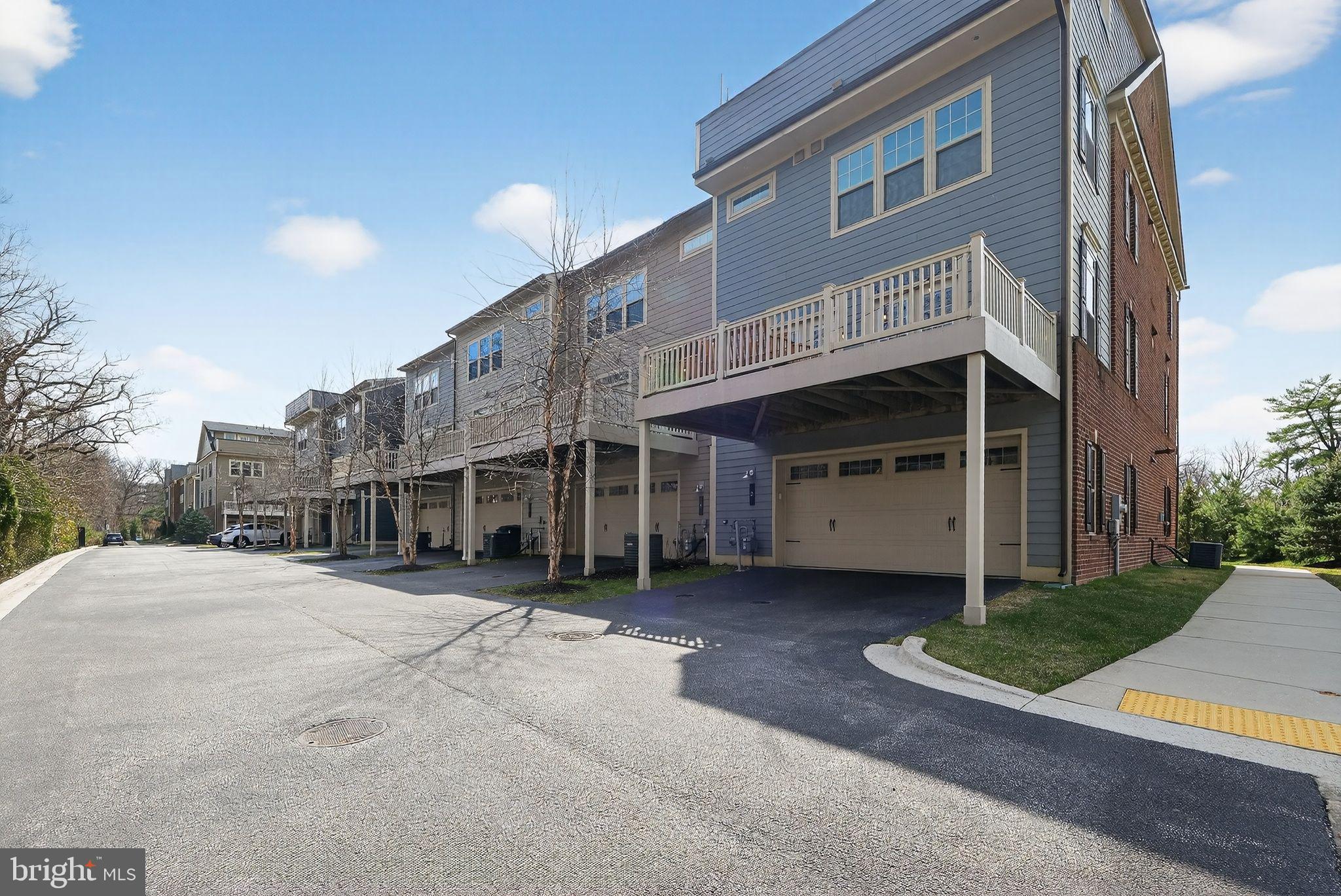 SUBURBAN GREENE - Residential