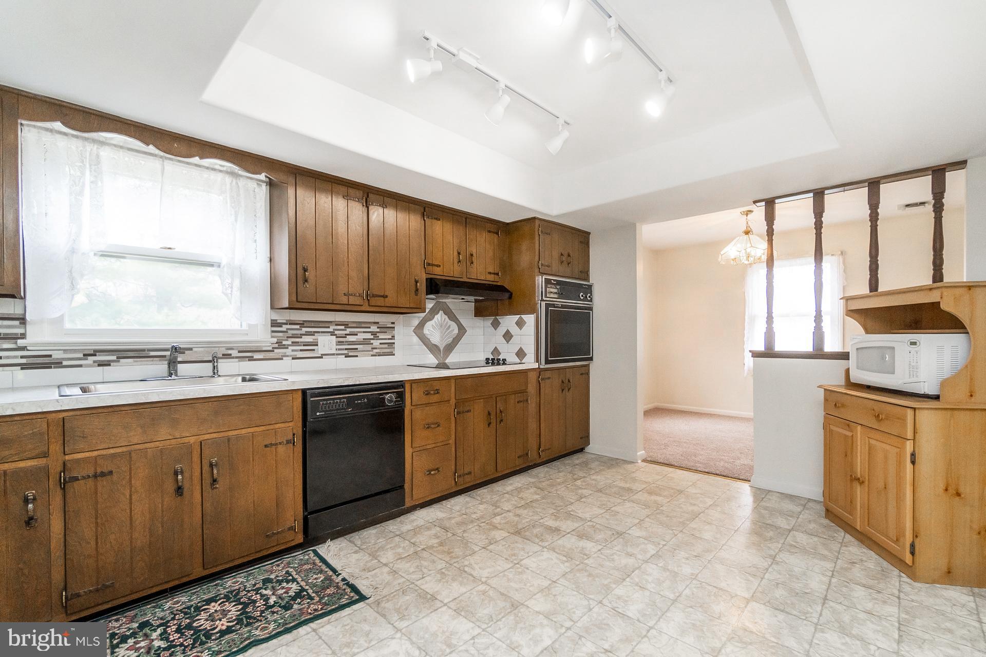 LIBERTY BELL GARDENS - Residential Lease