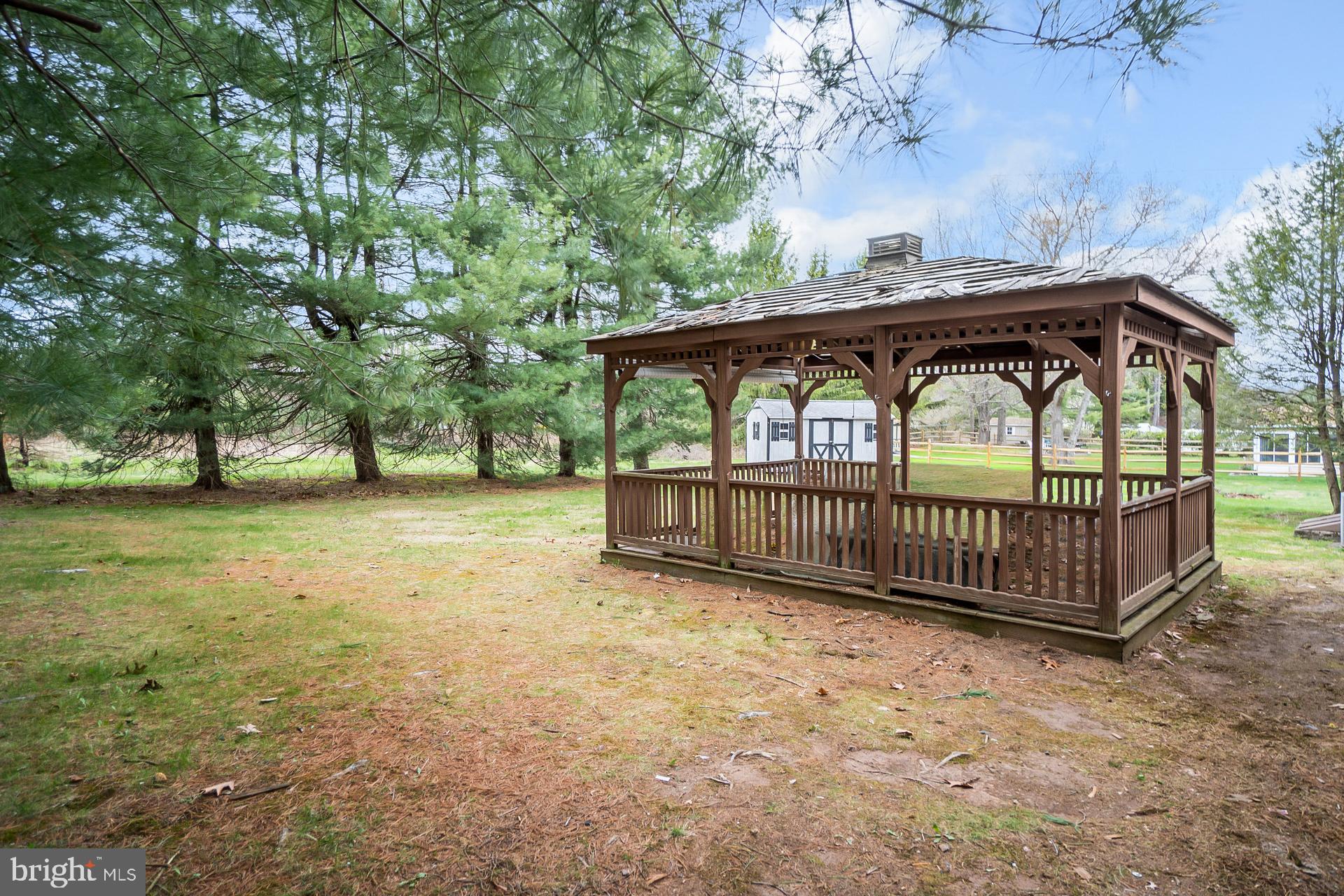 LIBERTY BELL GARDENS - Residential Lease