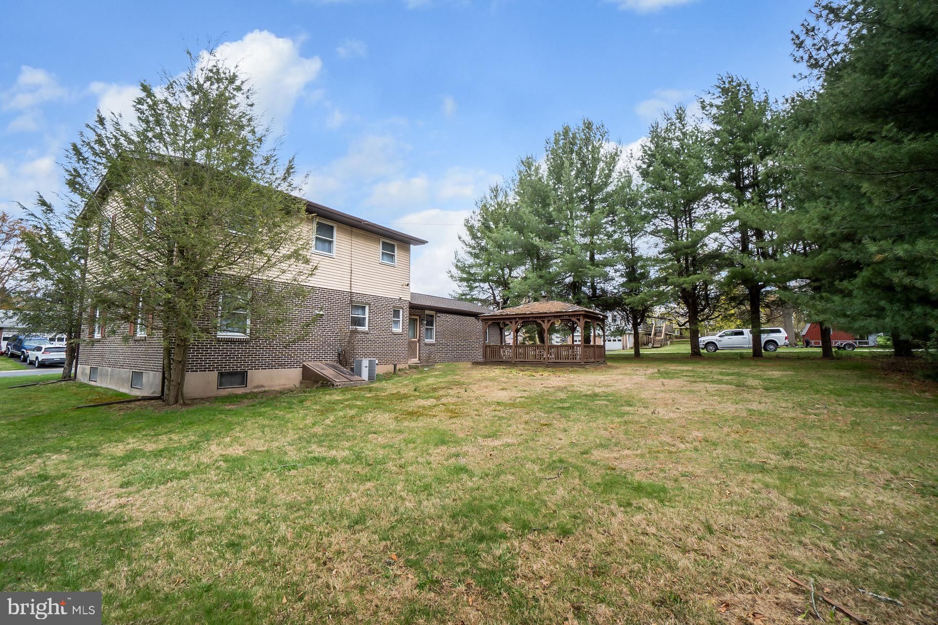 LIBERTY BELL GARDENS - Residential Lease