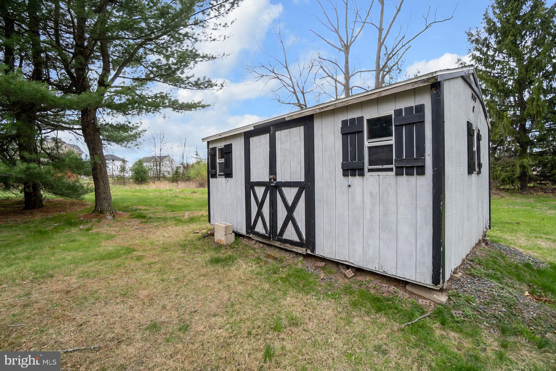 LIBERTY BELL GARDENS - Residential Lease