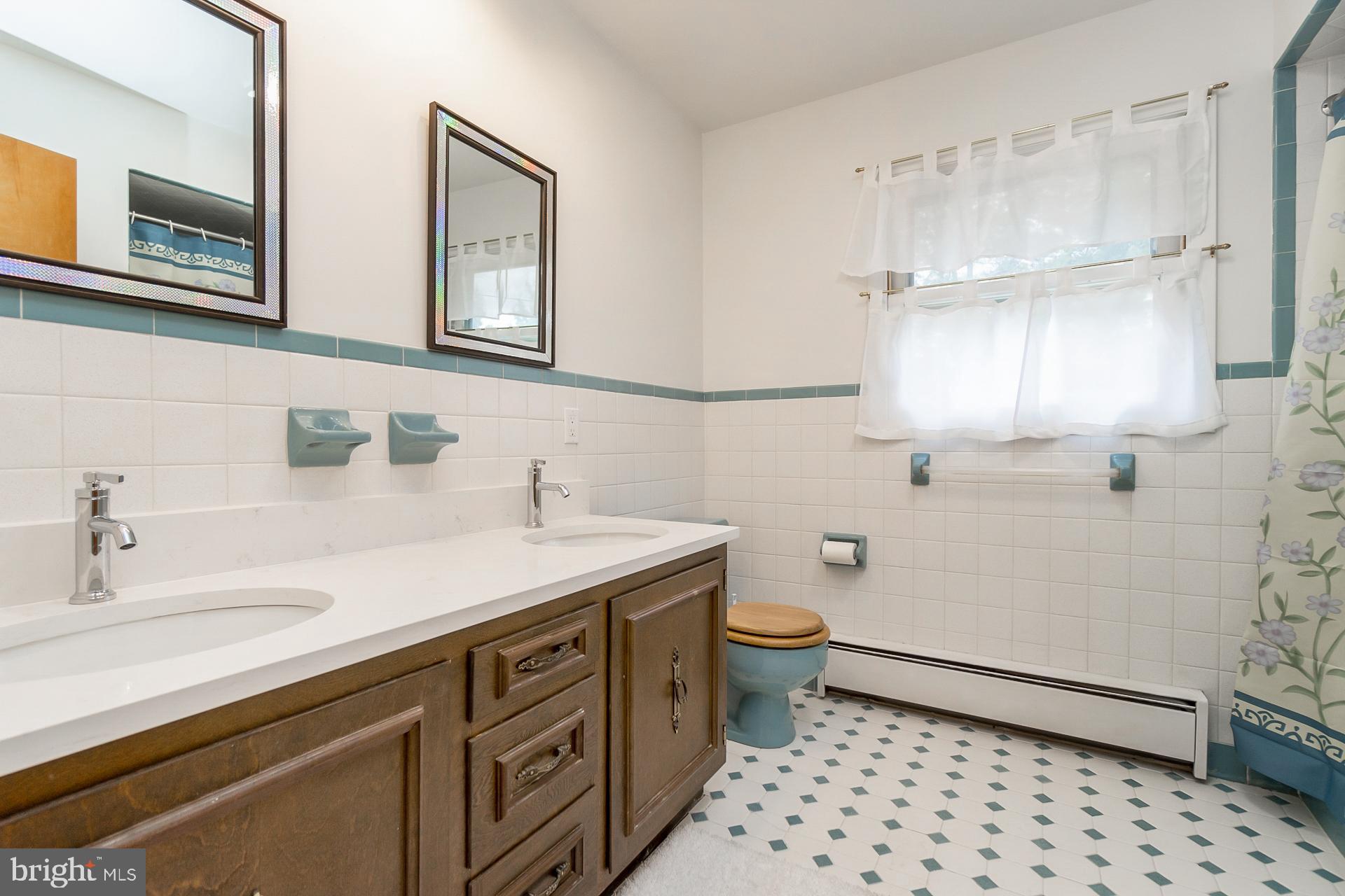 LIBERTY BELL GARDENS - Residential Lease