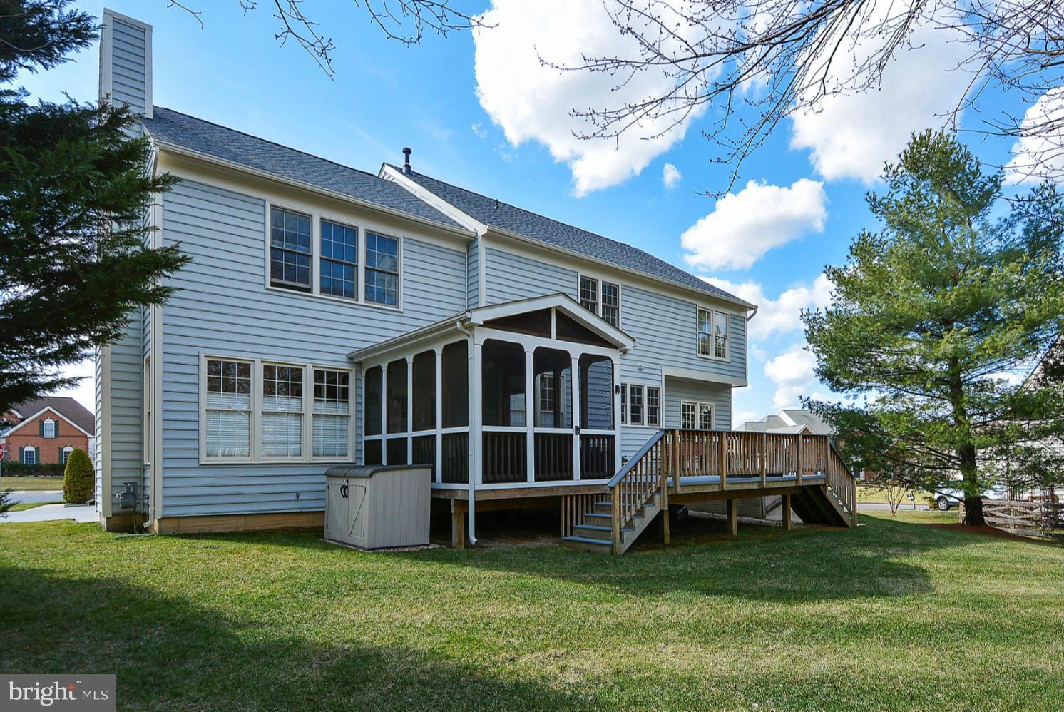 HAWTHORNE FOREST - Residential