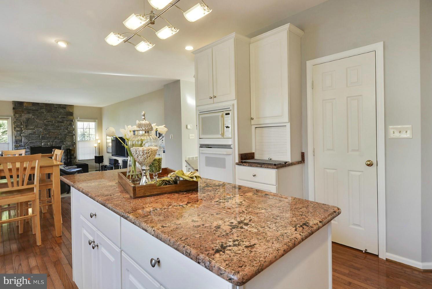 HAWTHORNE FOREST - Residential