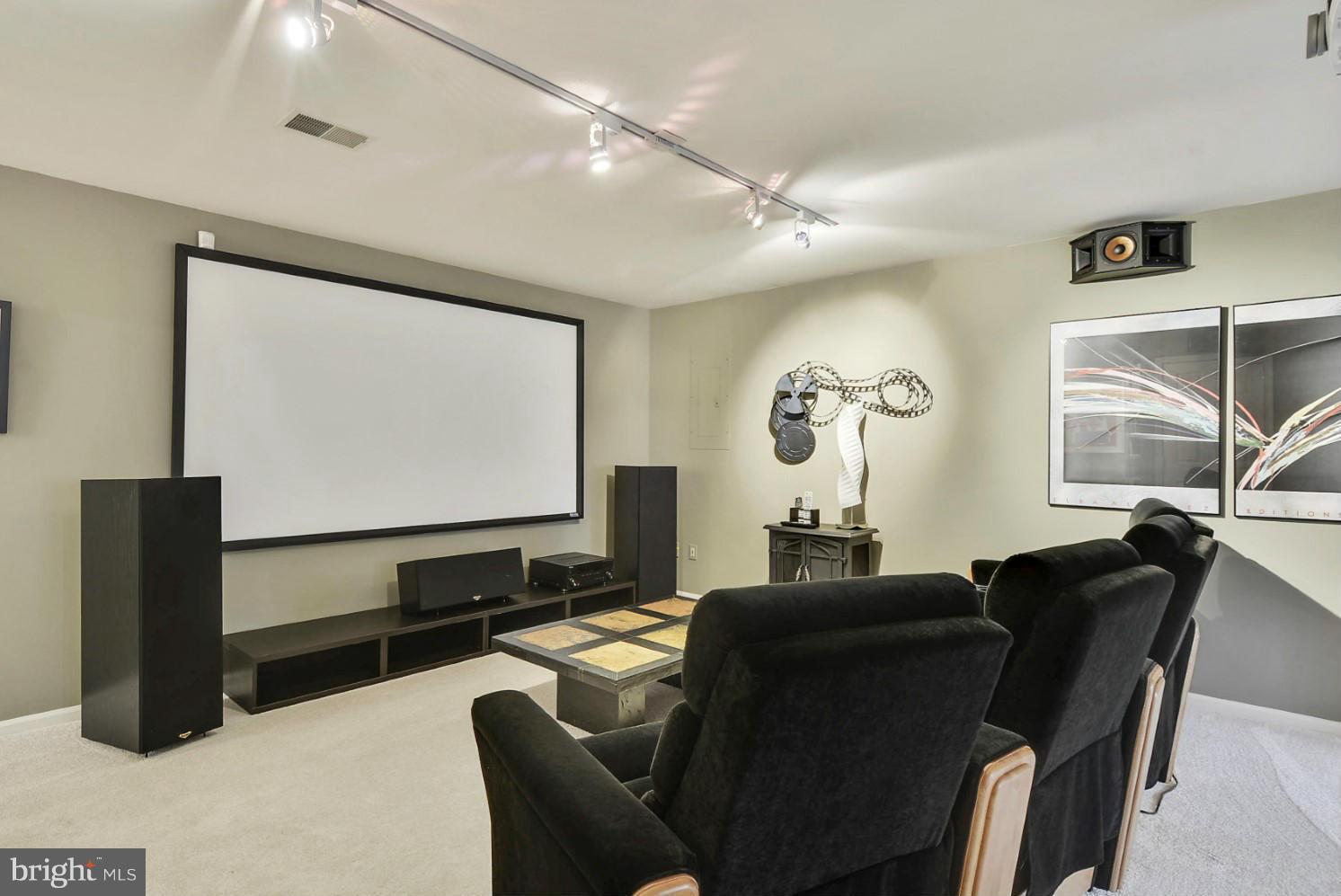 HAWTHORNE FOREST - Residential