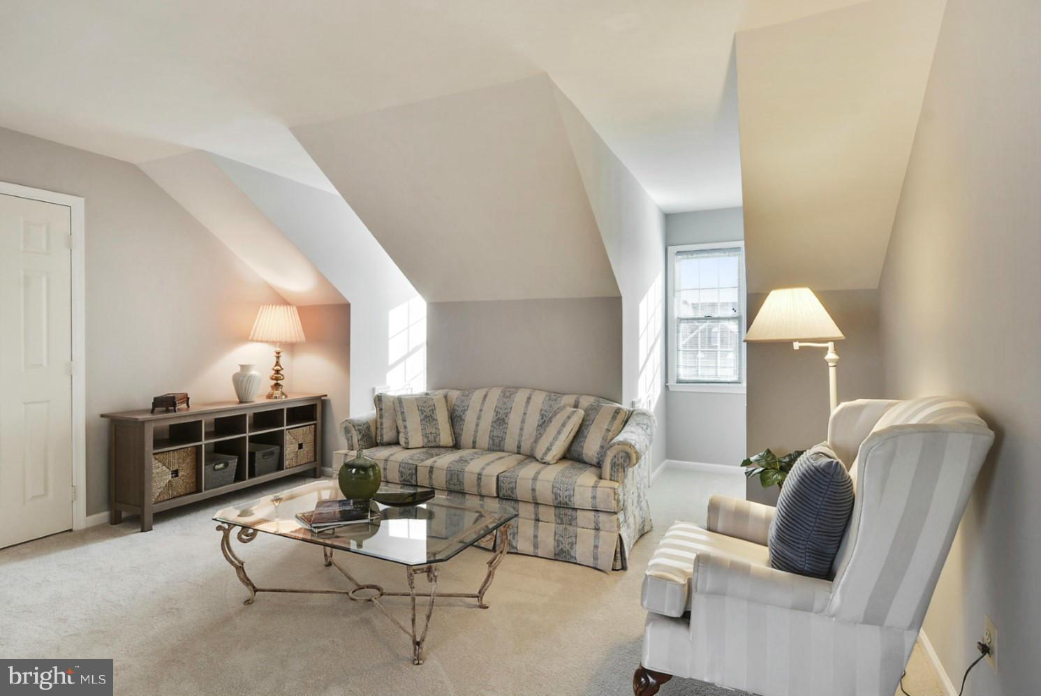 HAWTHORNE FOREST - Residential