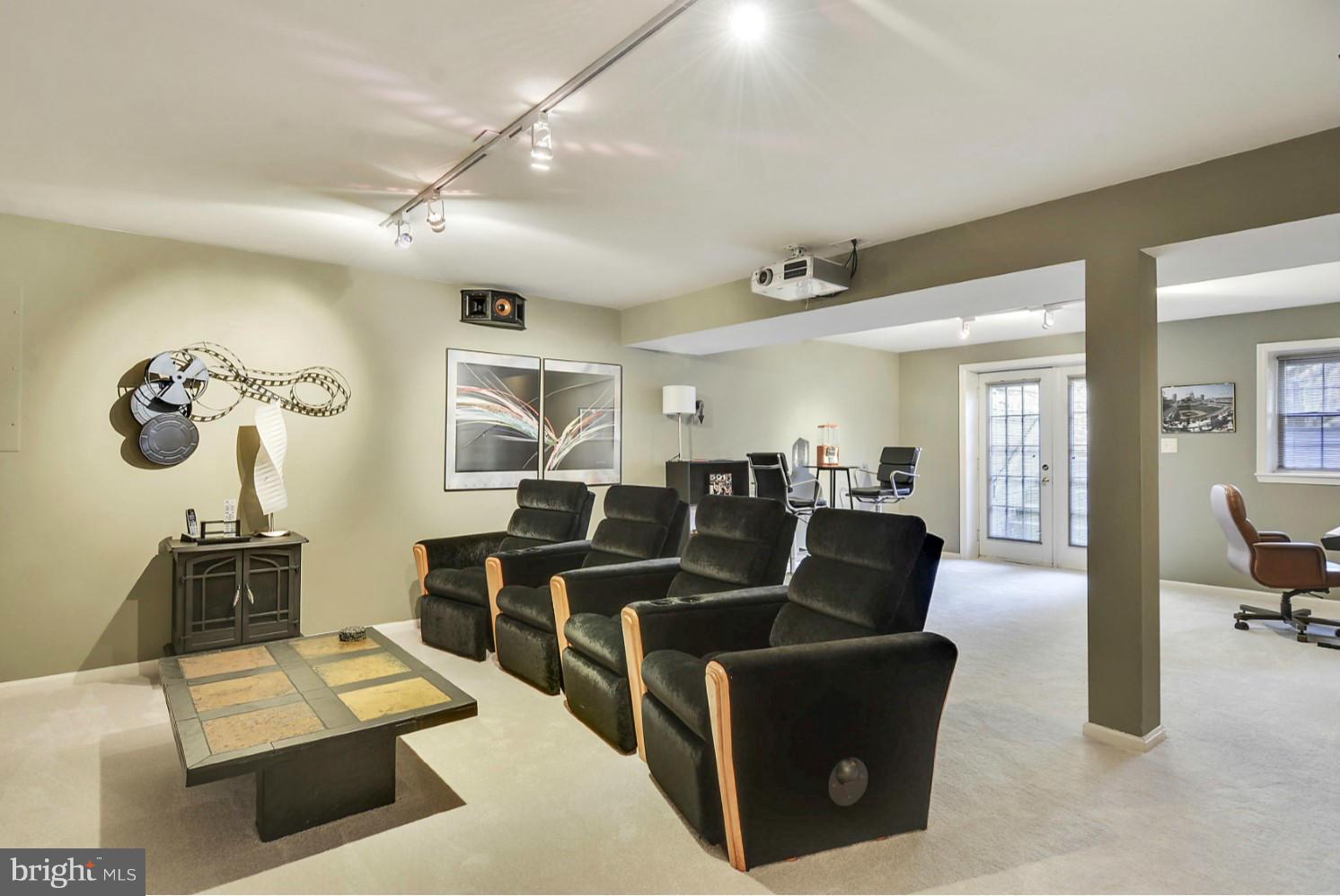 HAWTHORNE FOREST - Residential