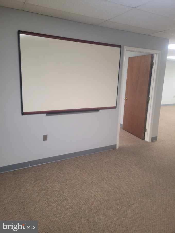 LAKESIDE - Commercial Lease