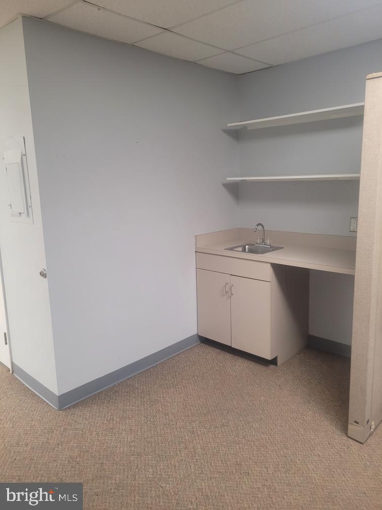 LAKESIDE - Commercial Lease