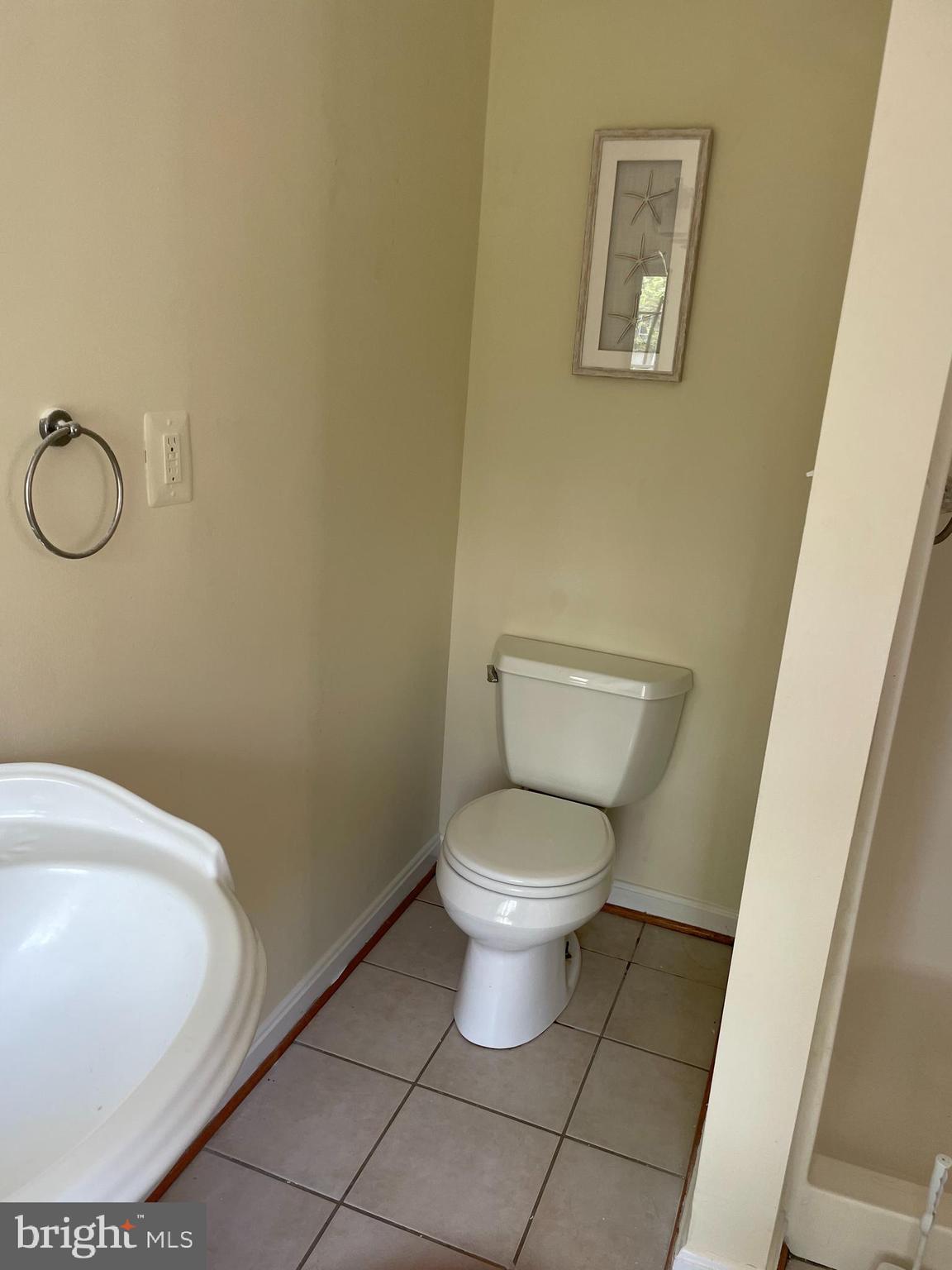 ARUNDEL ON THE BAY - Residential Lease