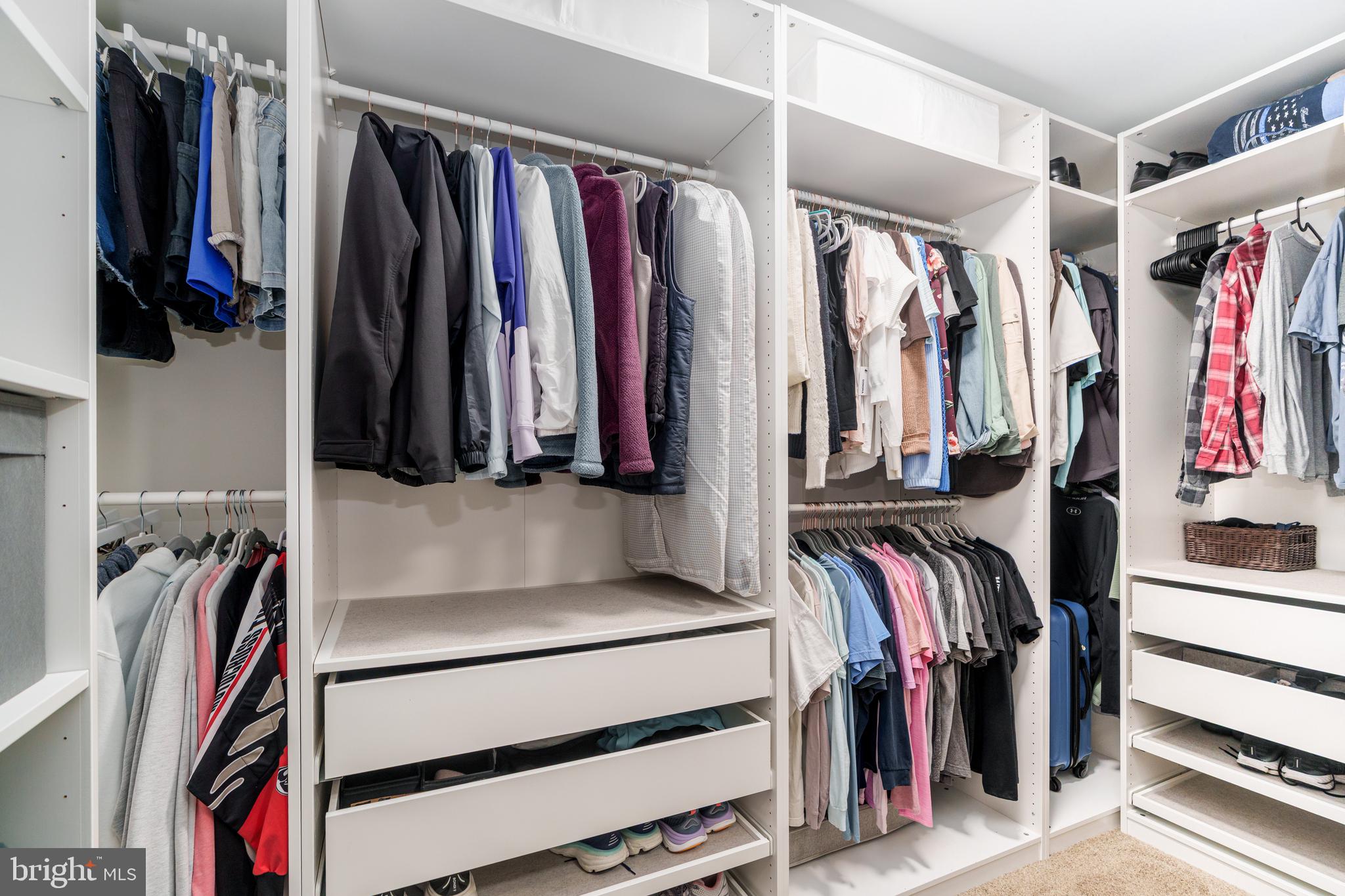 THE COURTS OF MALLORY - Residential