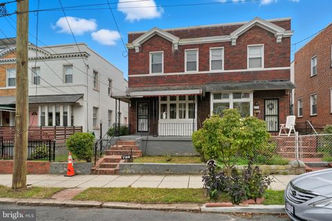 726 SOMERSET PLACE NW WASHINGTON DC 20011
