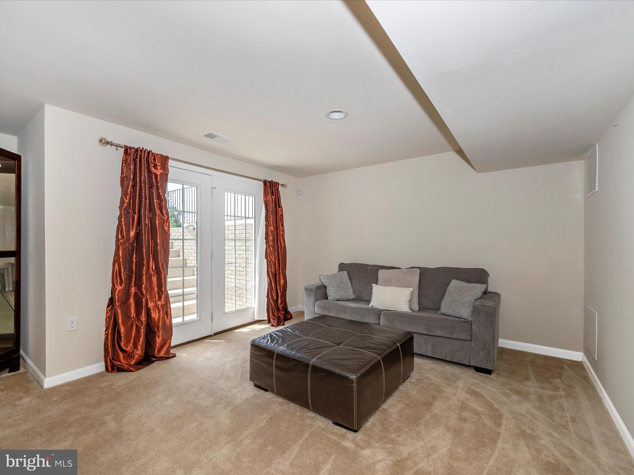 ARCHERS ROCK - Residential