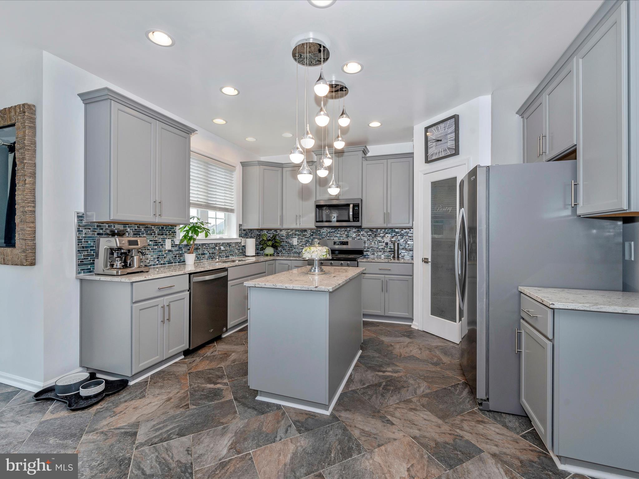 ARCHERS ROCK - Residential