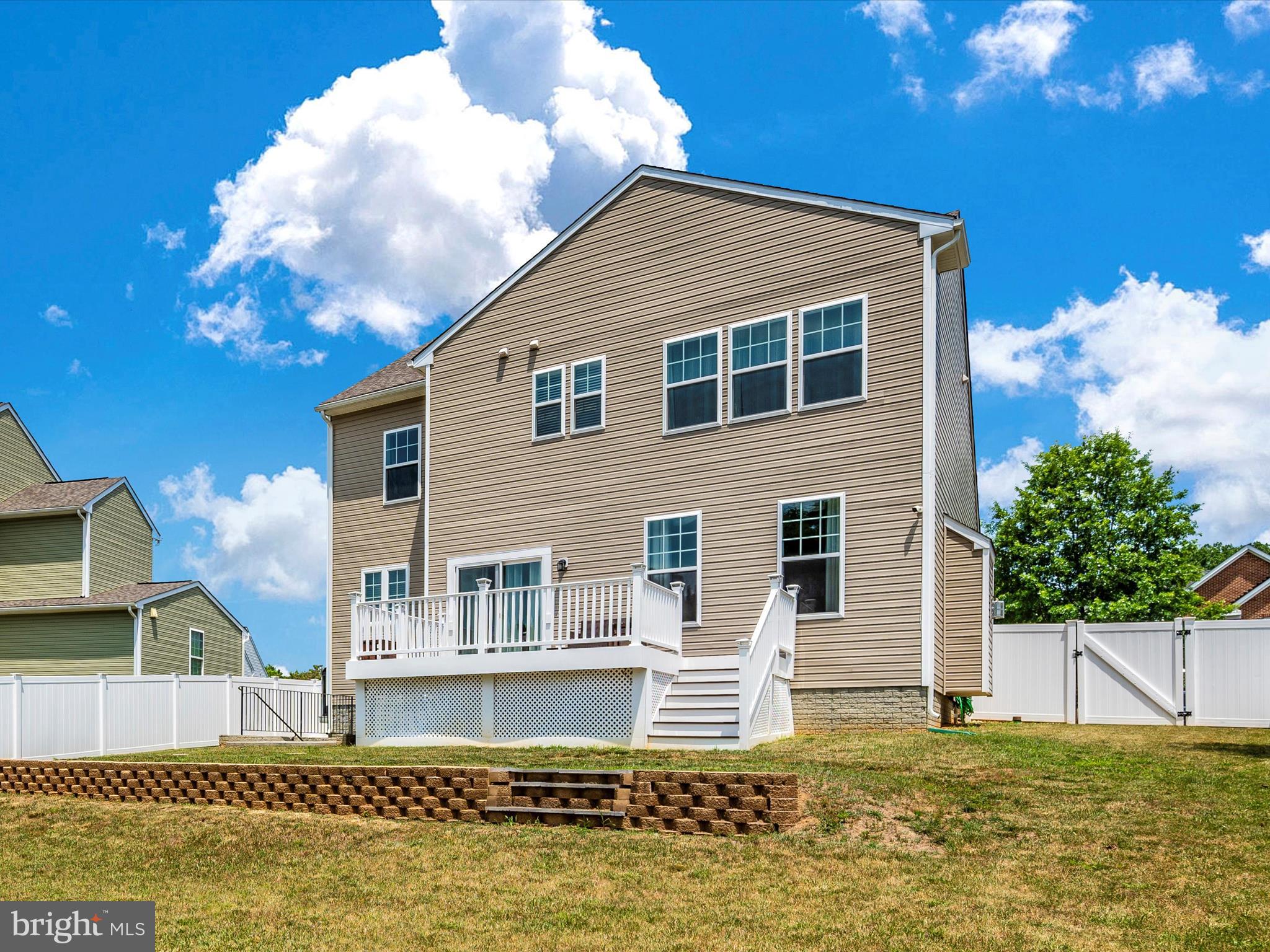 ARCHERS ROCK - Residential