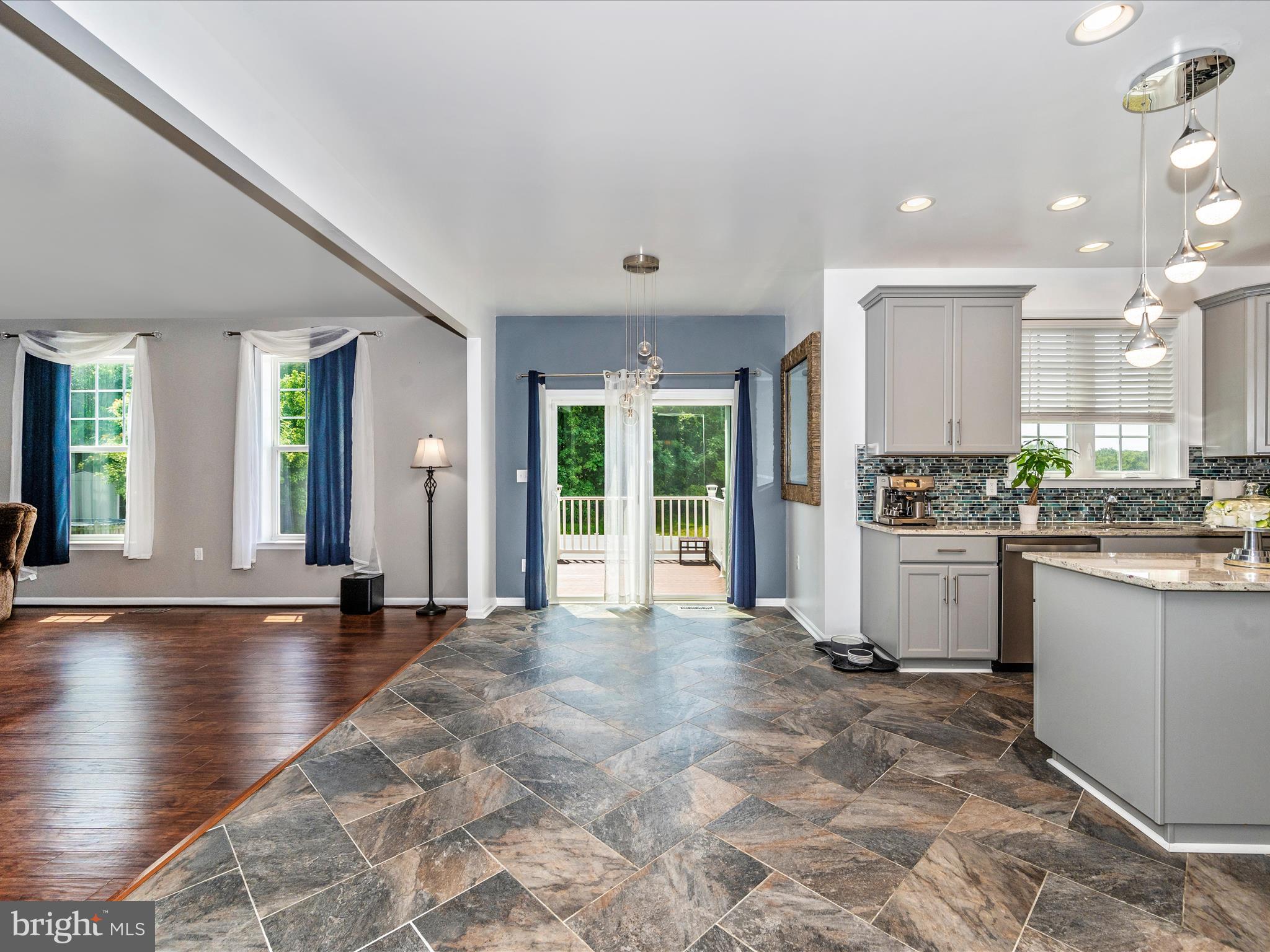 ARCHERS ROCK - Residential