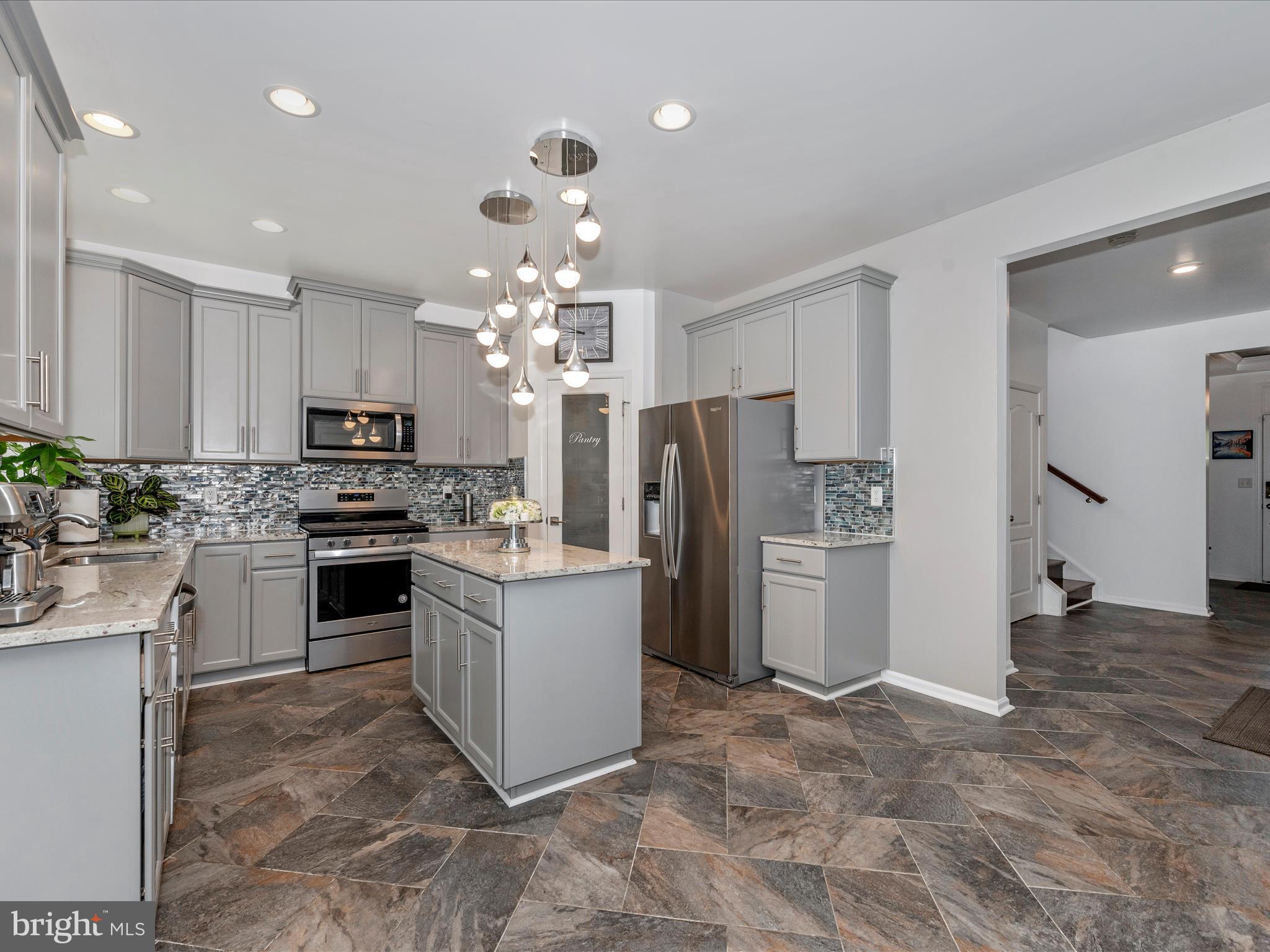 ARCHERS ROCK - Residential