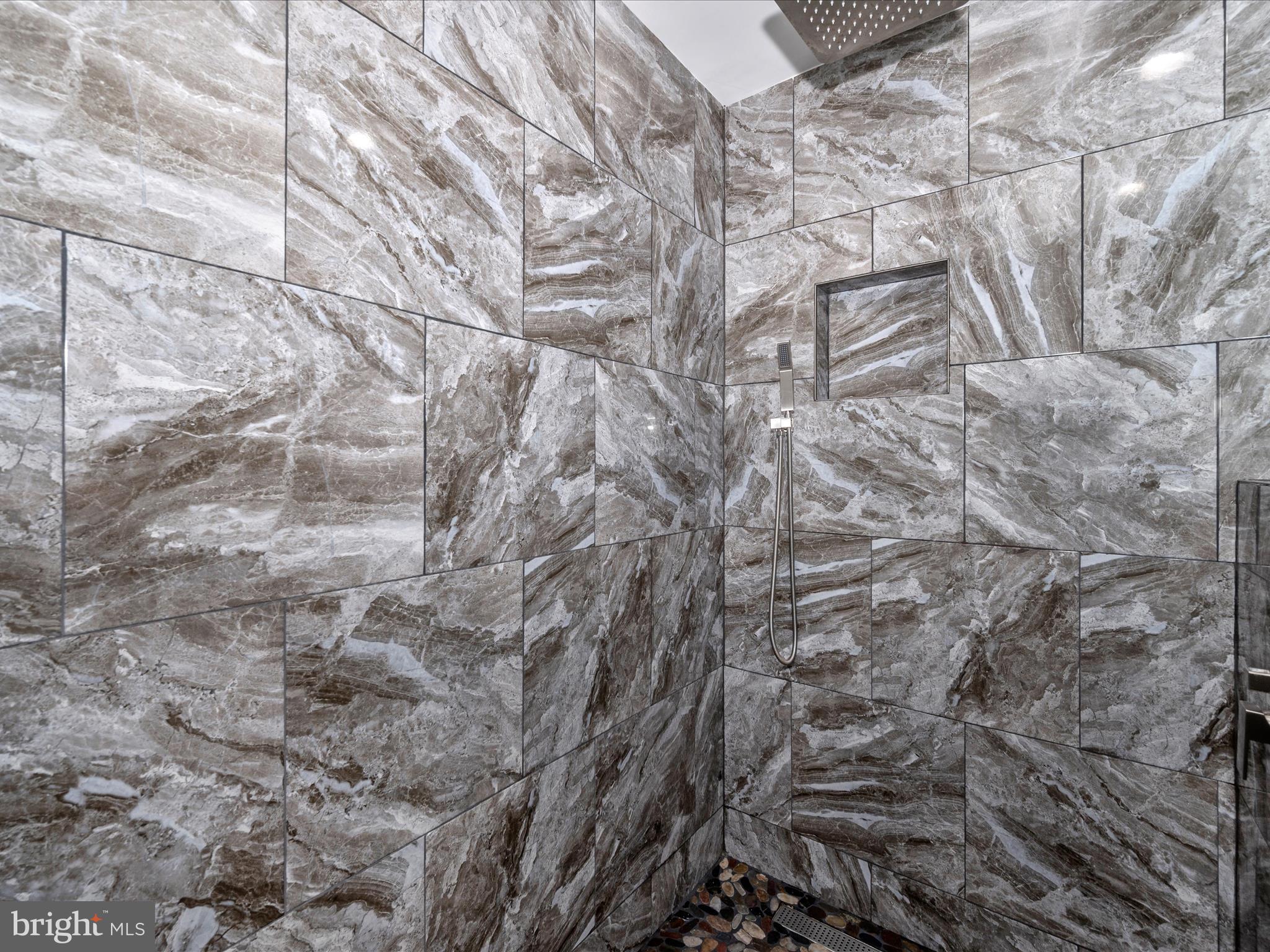 ARCHERS ROCK - Residential