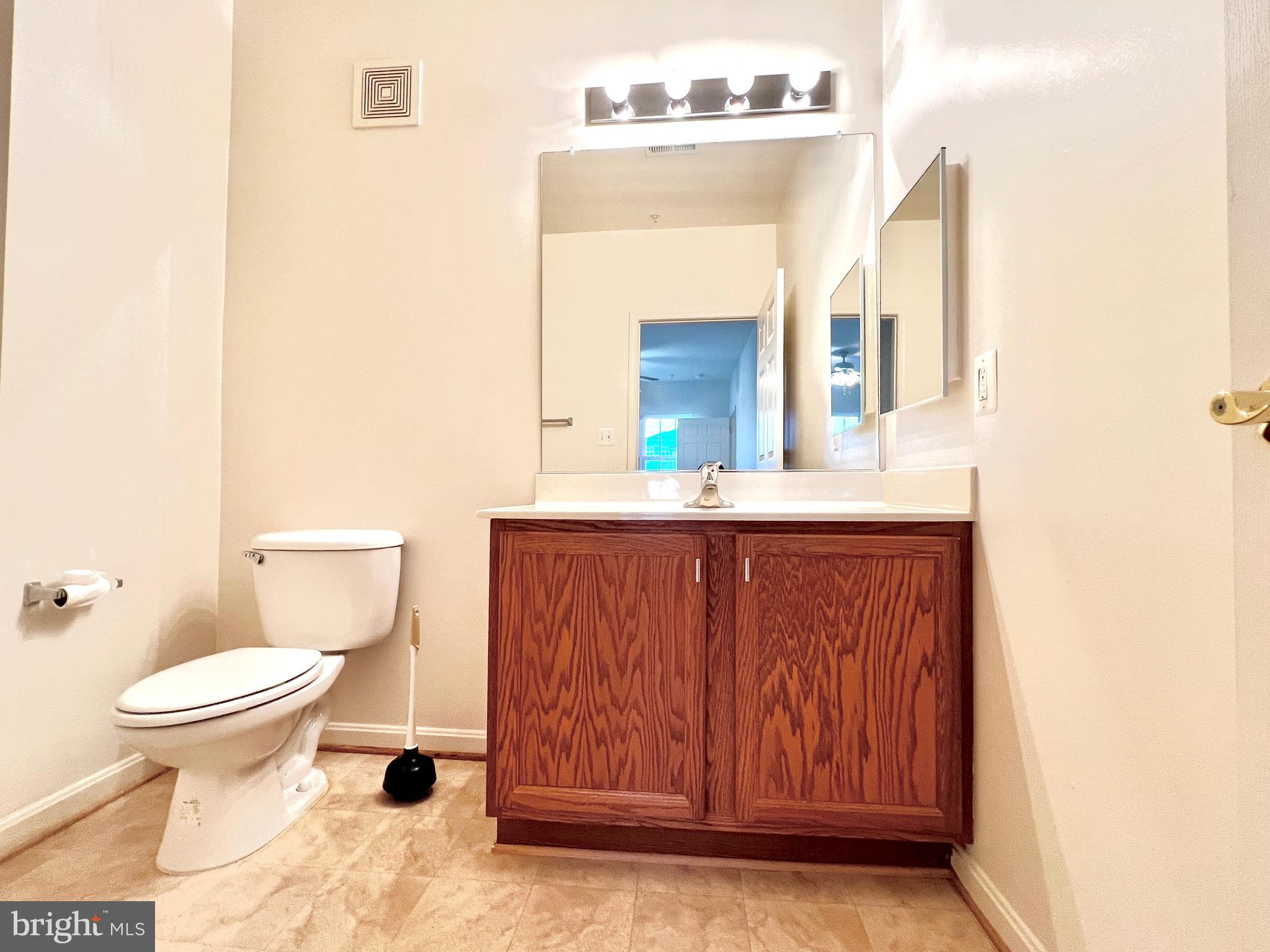 CAMERON GROVE CONDO VII> - Residential