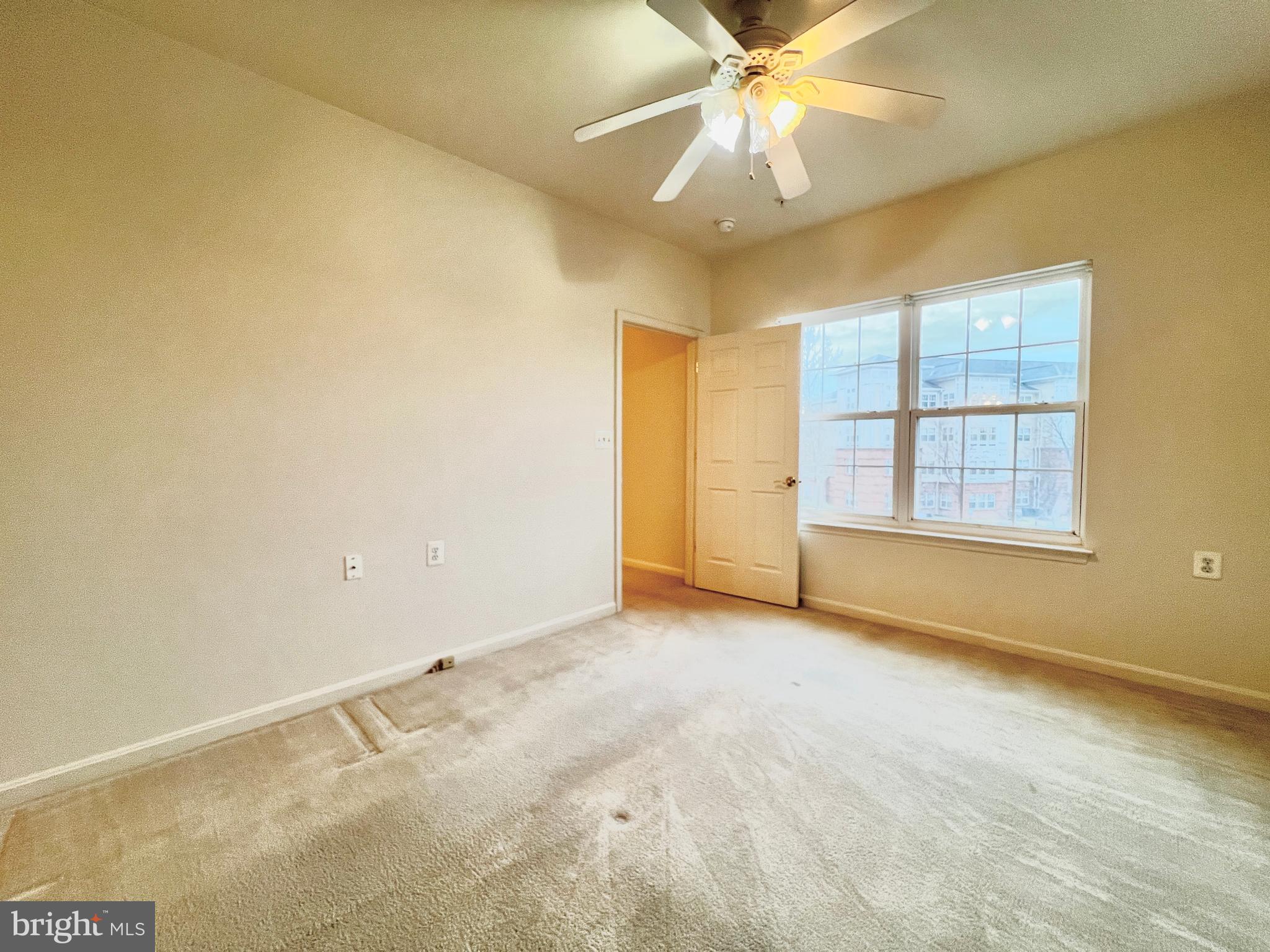 CAMERON GROVE CONDO VII> - Residential