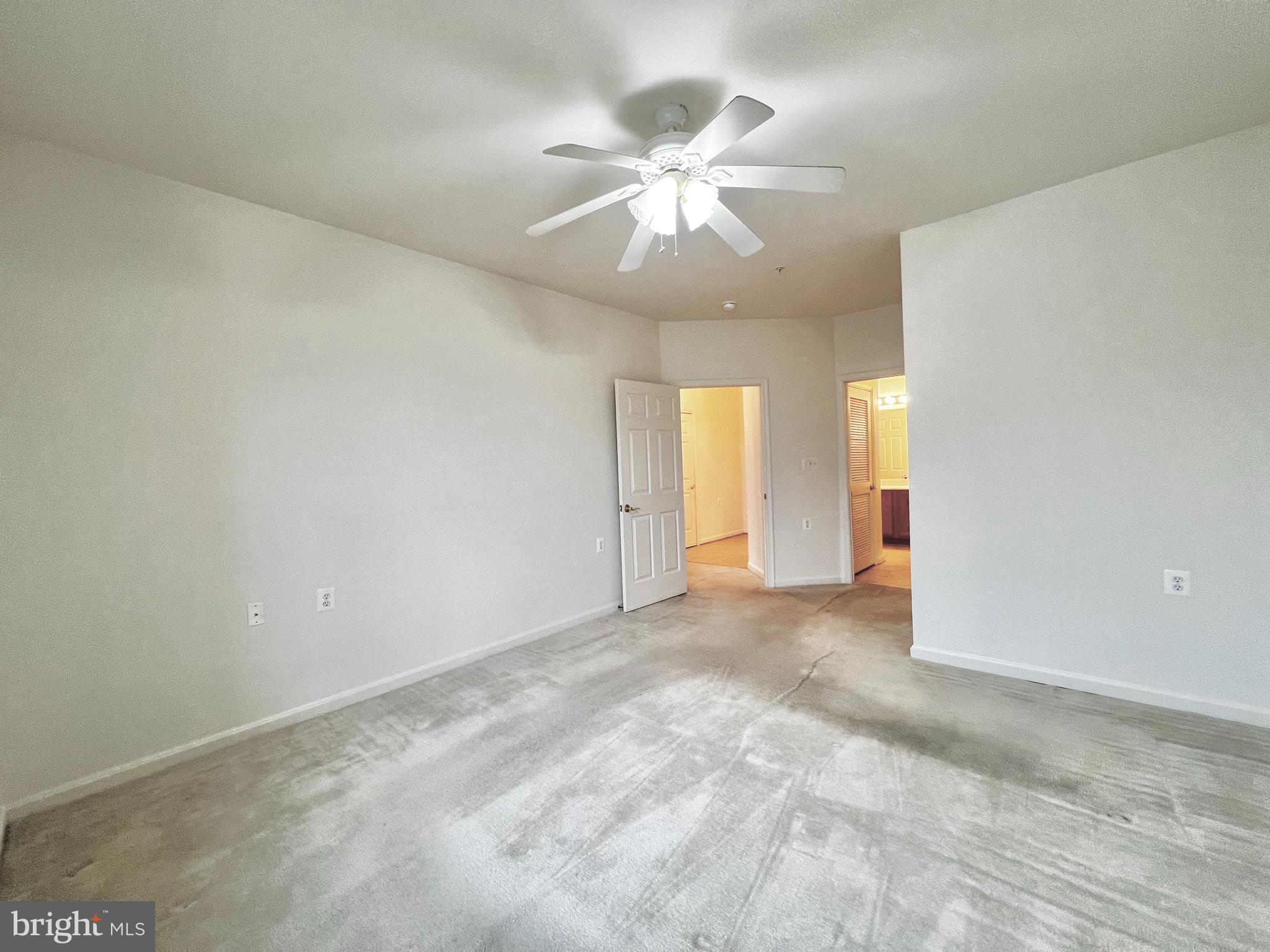 CAMERON GROVE CONDO VII> - Residential