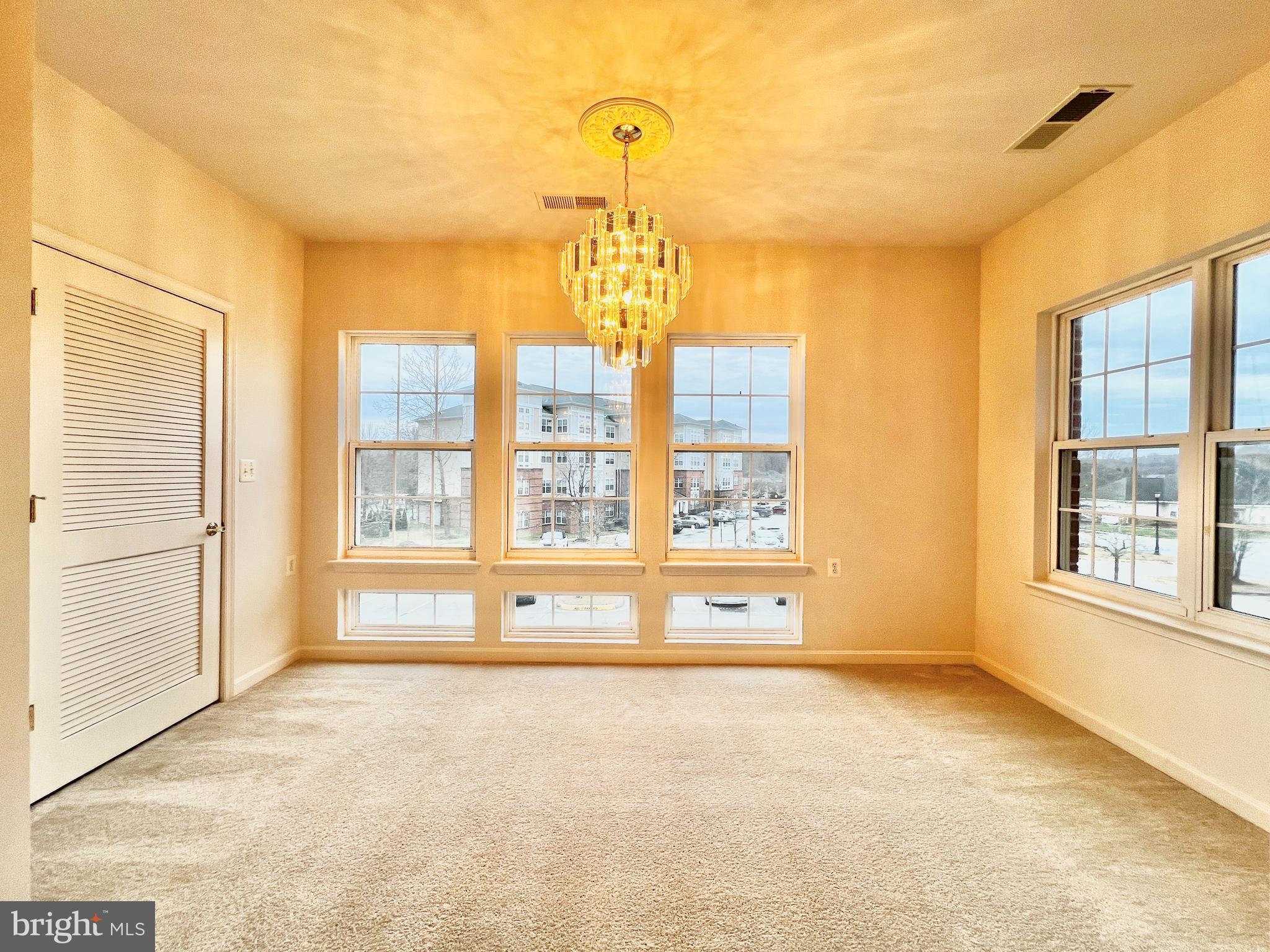 CAMERON GROVE CONDO VII> - Residential