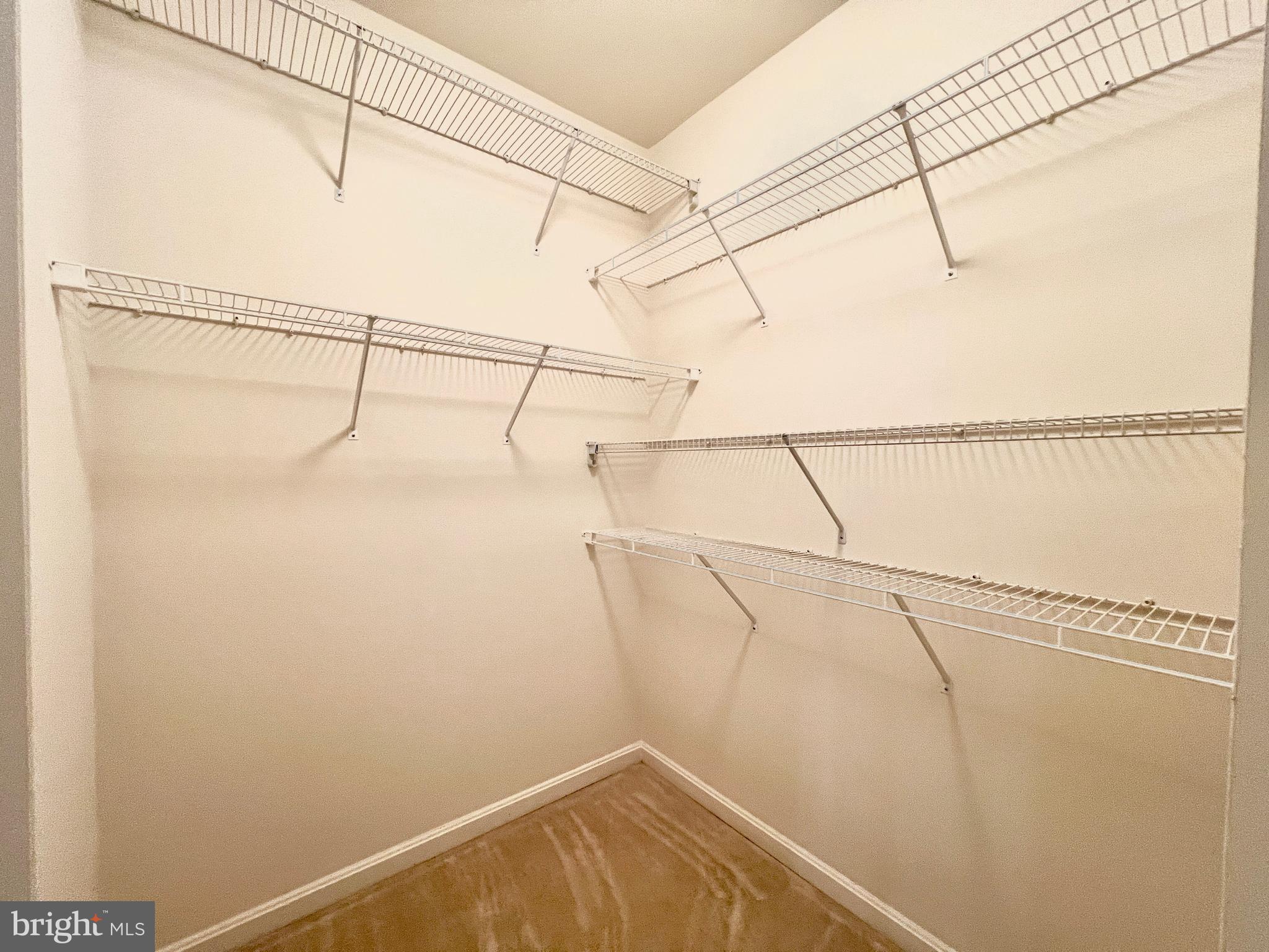 CAMERON GROVE CONDO VII> - Residential