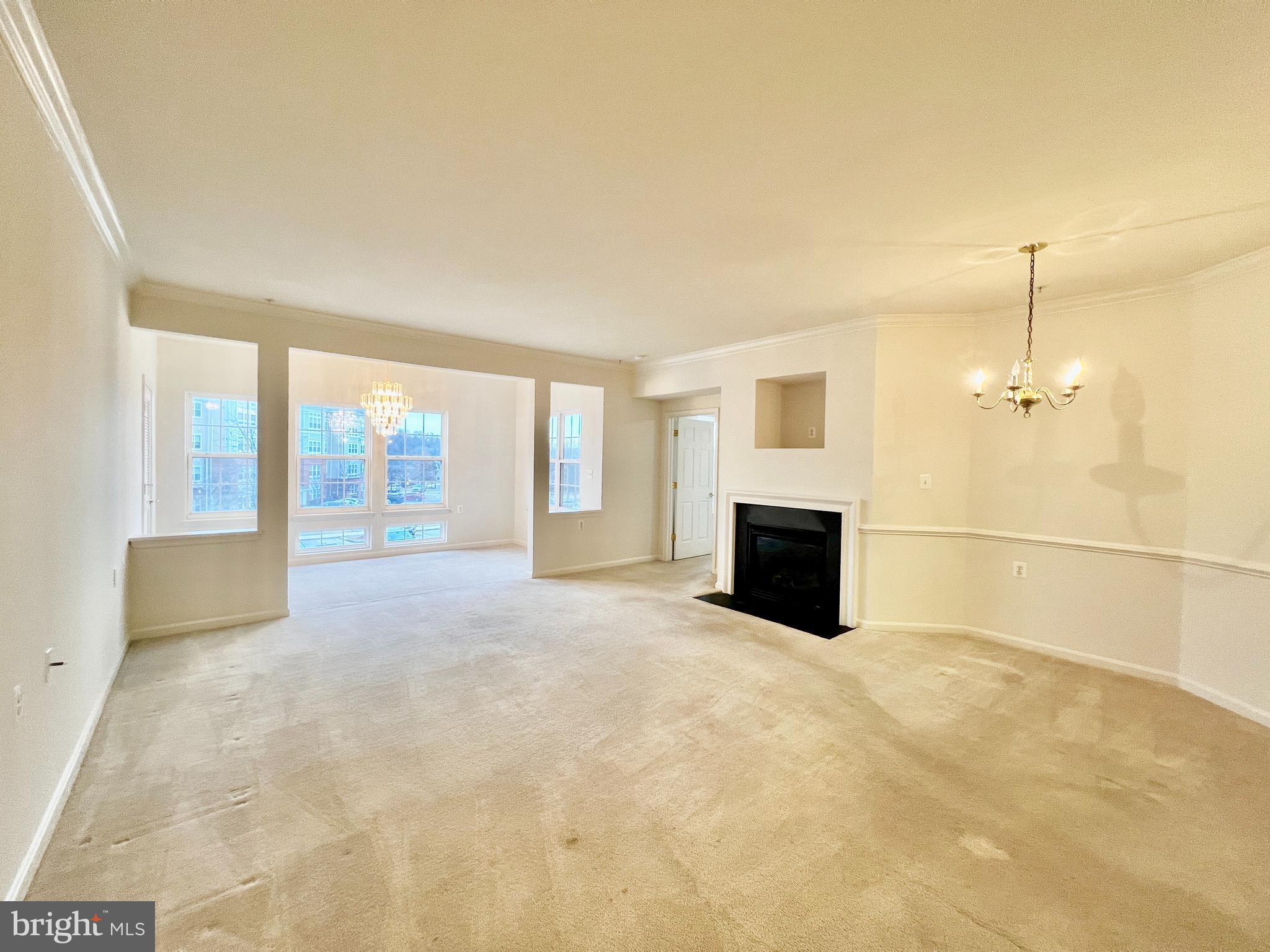 CAMERON GROVE CONDO VII> - Residential