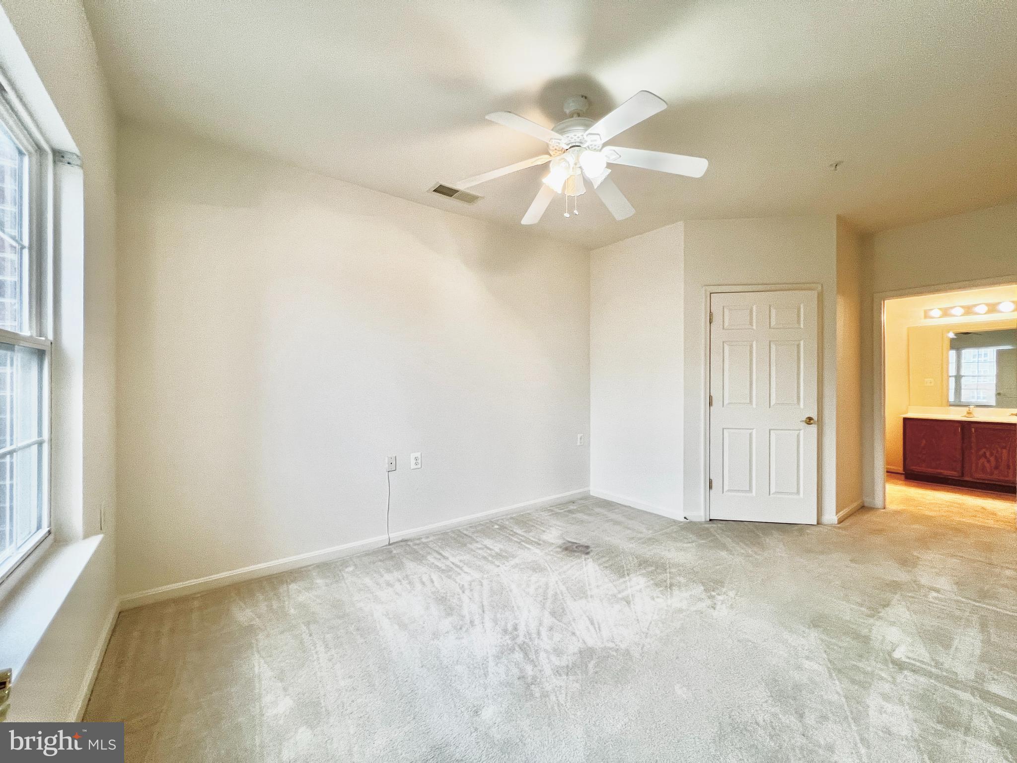 CAMERON GROVE CONDO VII> - Residential