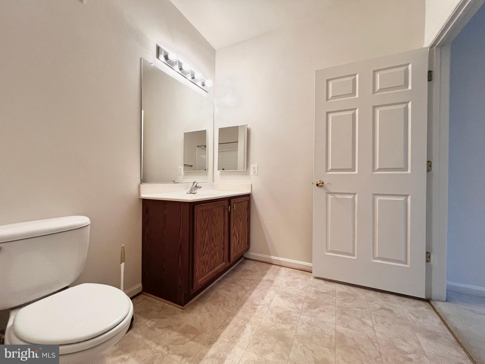 CAMERON GROVE CONDO VII> - Residential