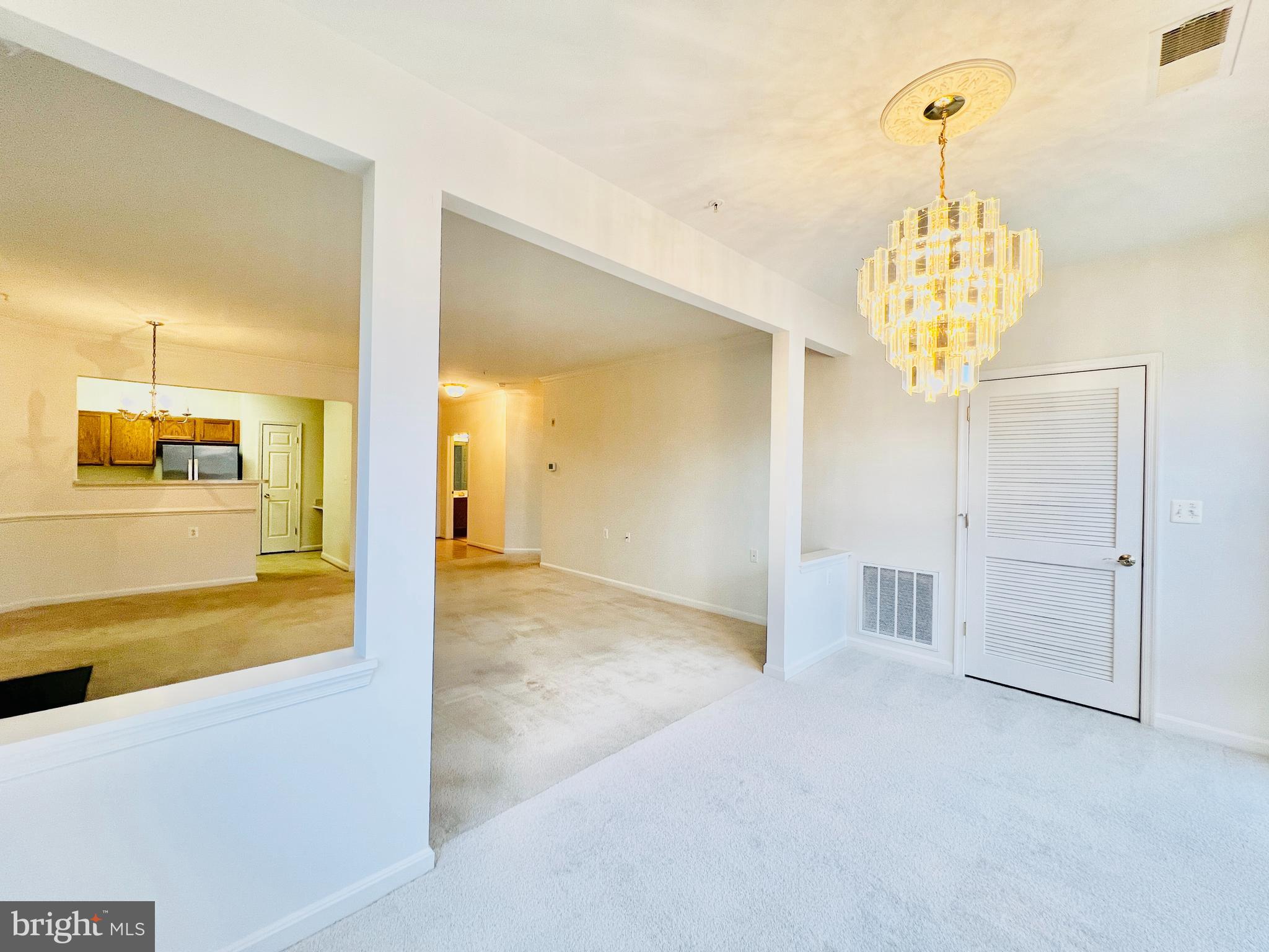 CAMERON GROVE CONDO VII> - Residential