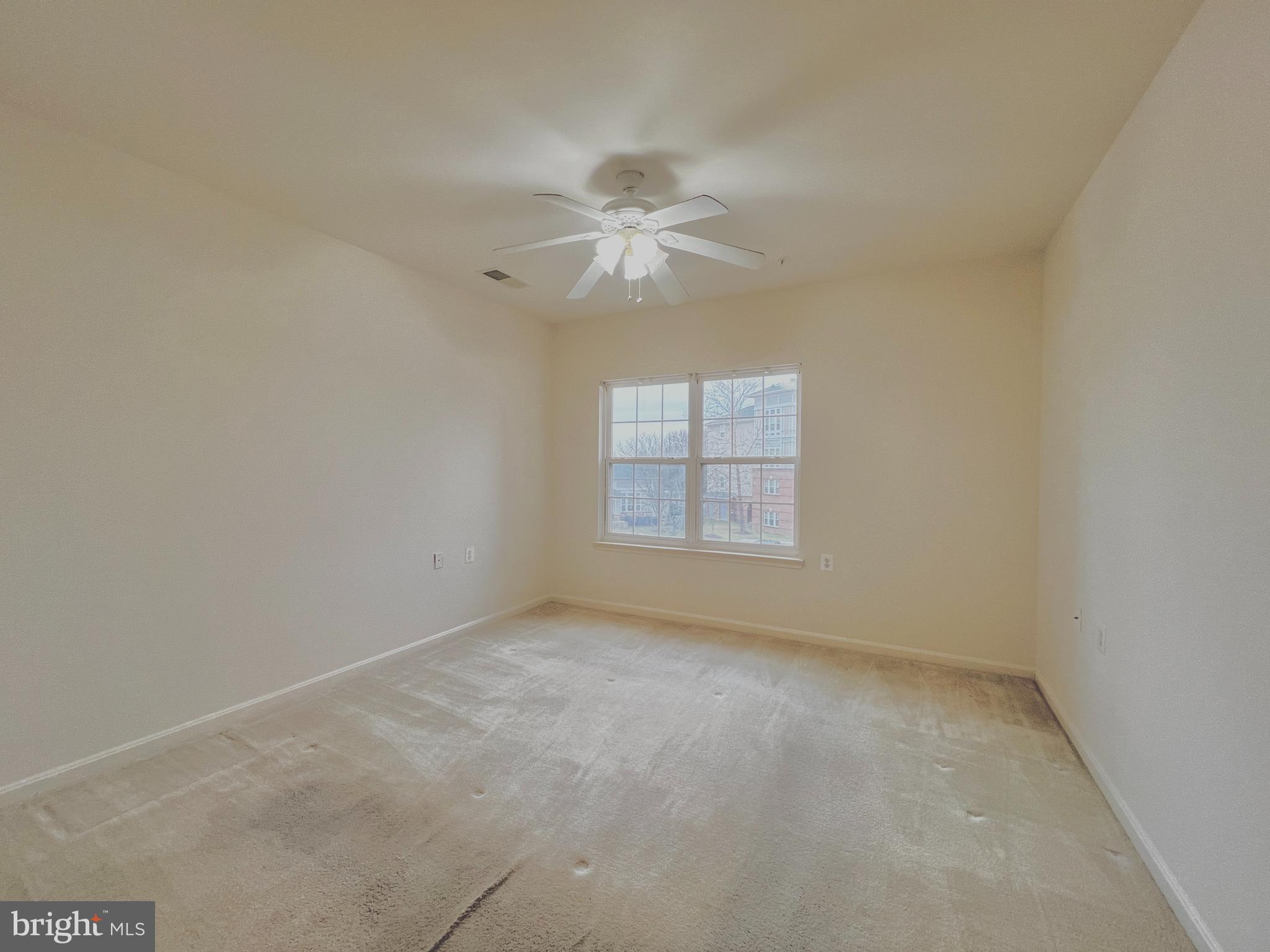 CAMERON GROVE CONDO VII> - Residential