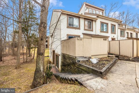 Photo of 5430 El Camino #1 AB, COLUMBIA, MD 21044 (MLS # MDHW2064988)