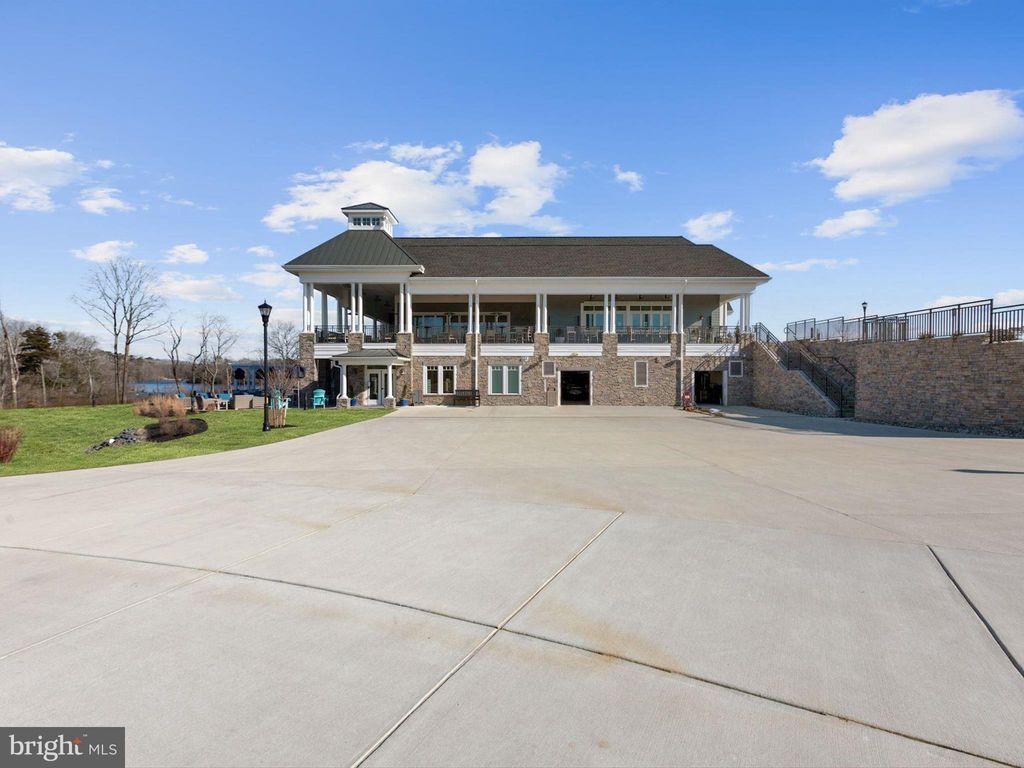listing image 105