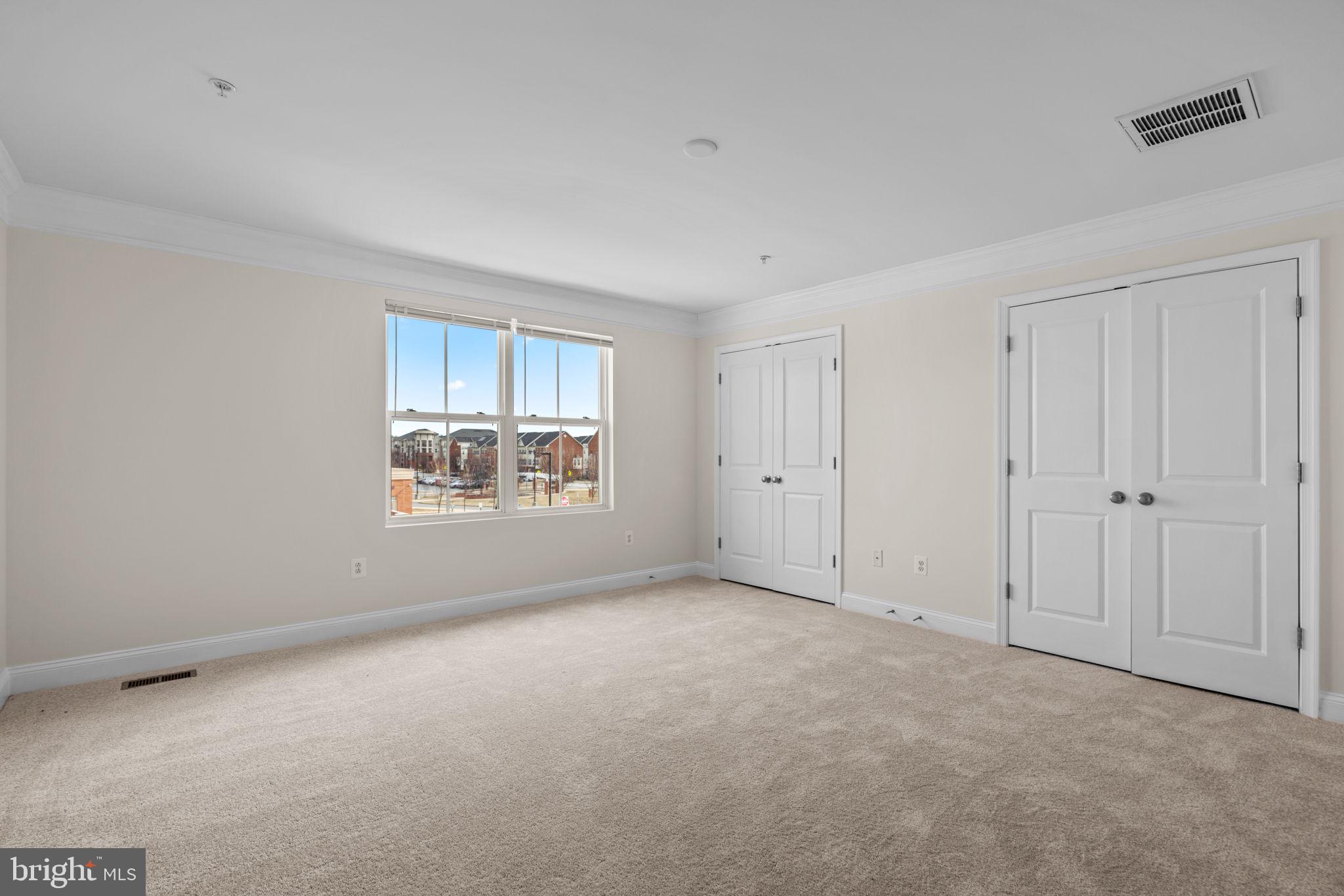 OXFORD SQUARE - Residential