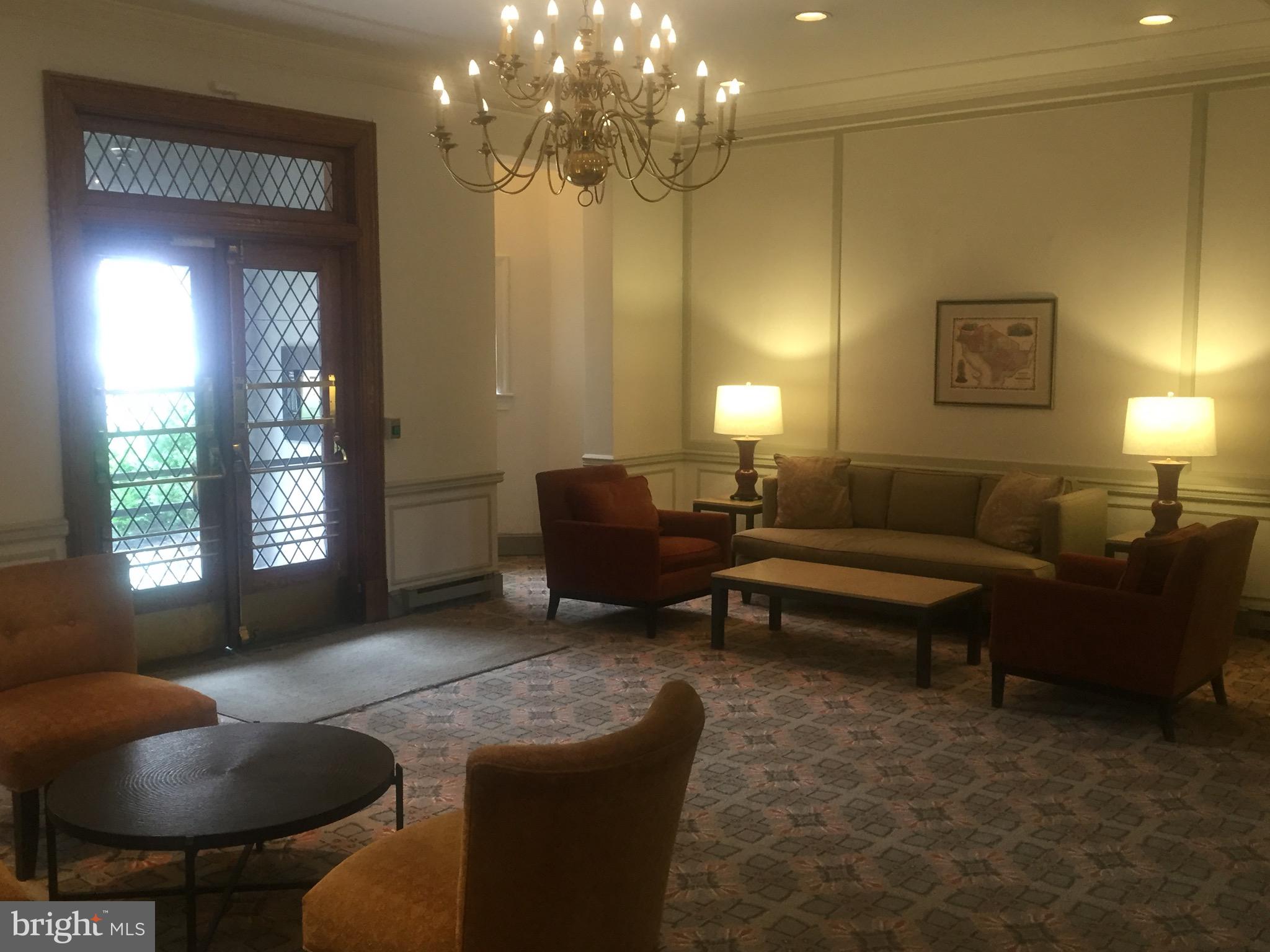 3051 IDAHO AVENUE NW 402