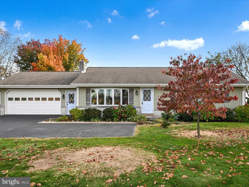 Photo of 362 W Lexington Road, LITITZ, PA 17543 (MLS # PALA2078738)