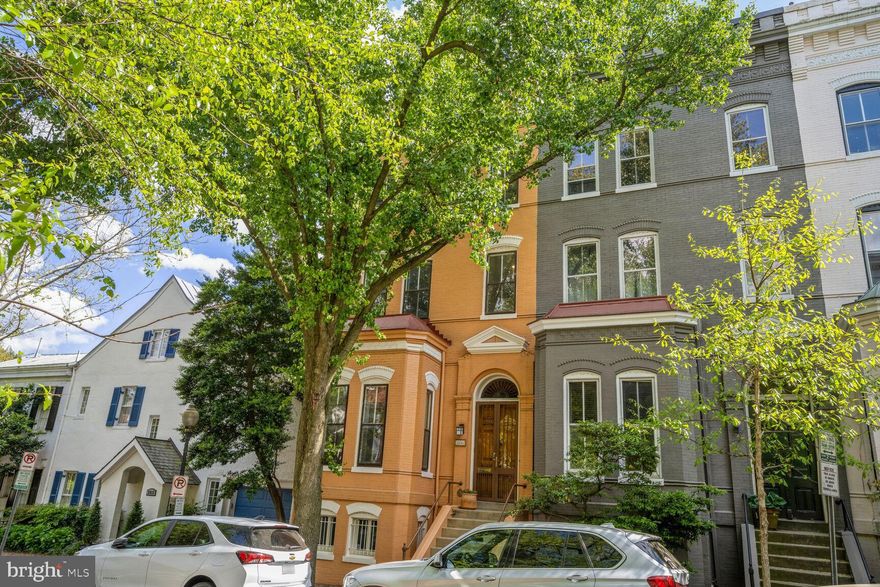 This  "turn-of-the century"  5 bedroom,  3  1/2 bath  townhouse with an "in-law" suite  is a  property that you will want to see.  Well-proportioned and classical rooms throughout!   Many special features -   Jefferson windows opening to the outdoors,  formal entertaining rooms,   grand staircase with skylight,  tall ceilings, beautiful wood floors,  crown moldings,  pocket doors, built-in bookshelves,  several fireplaces (some non-functional),  and an English garden/courtyard.     Property is part of an estate,  in good condition, and conveys in "as-is" condition.