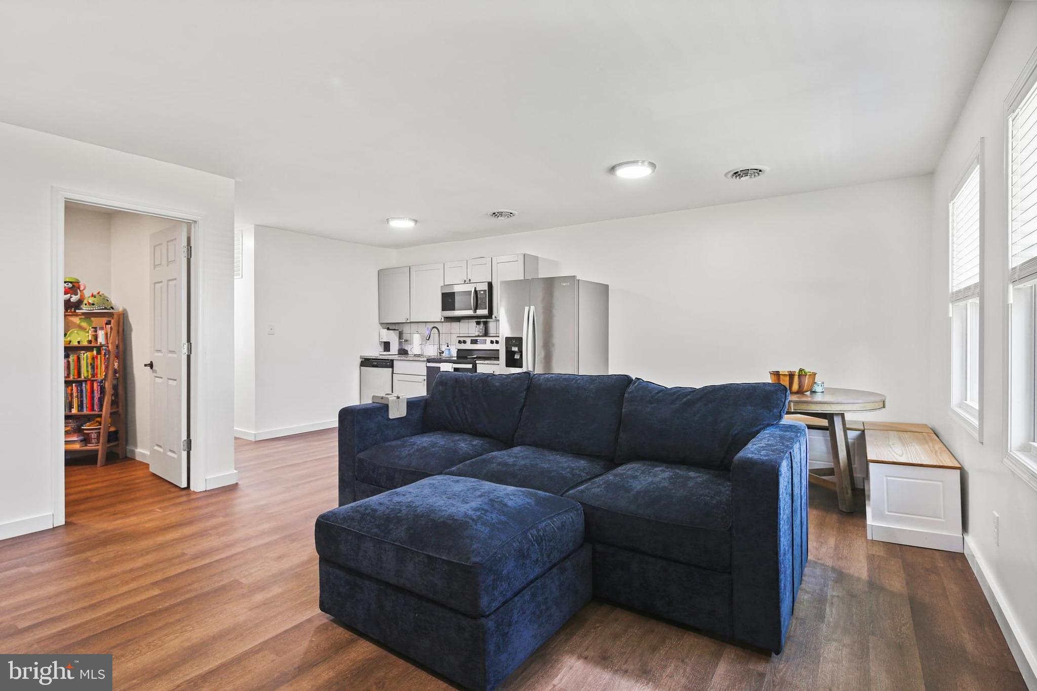 3858 HOLLY DRIVE