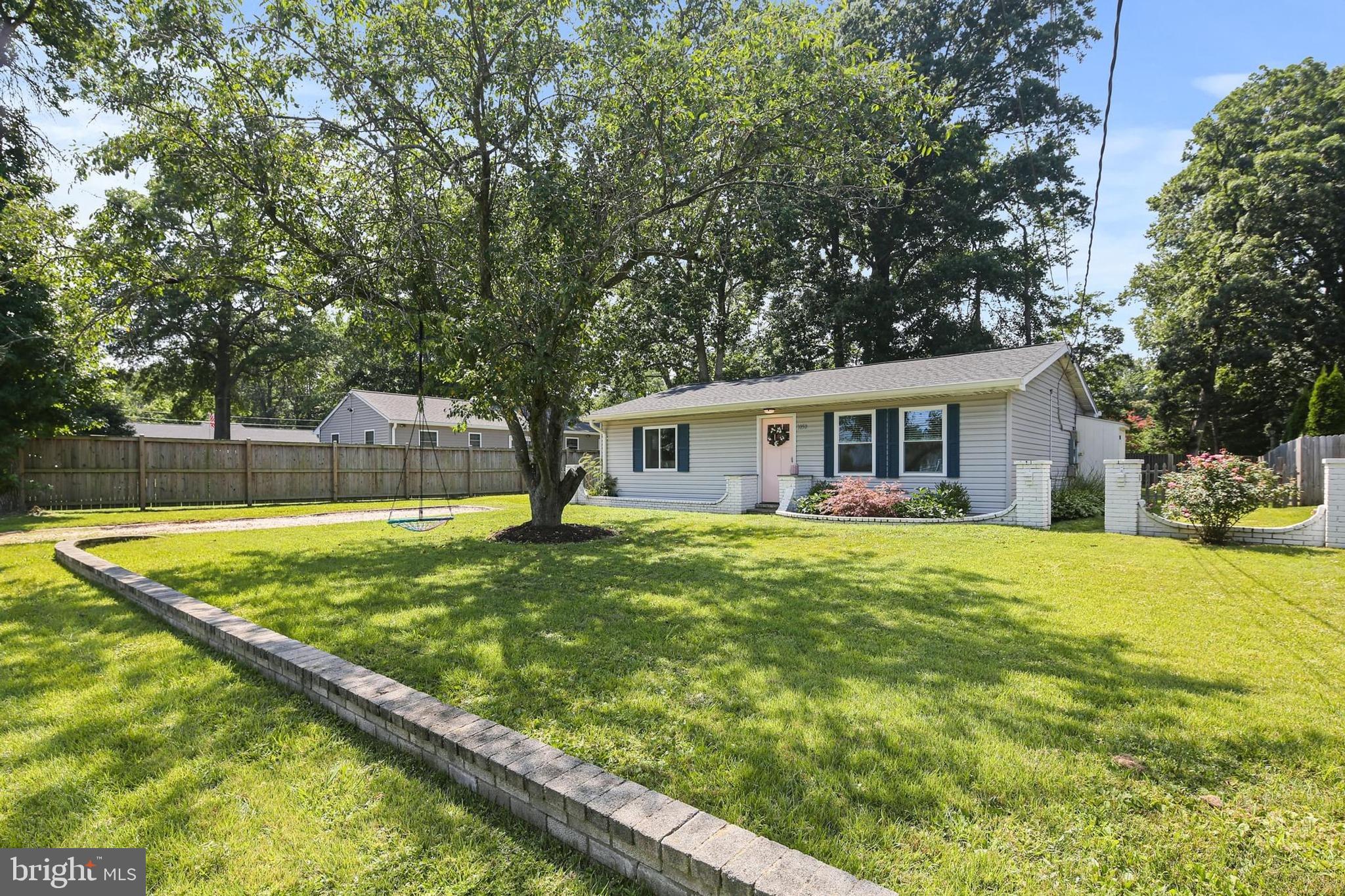 3858 HOLLY DRIVE