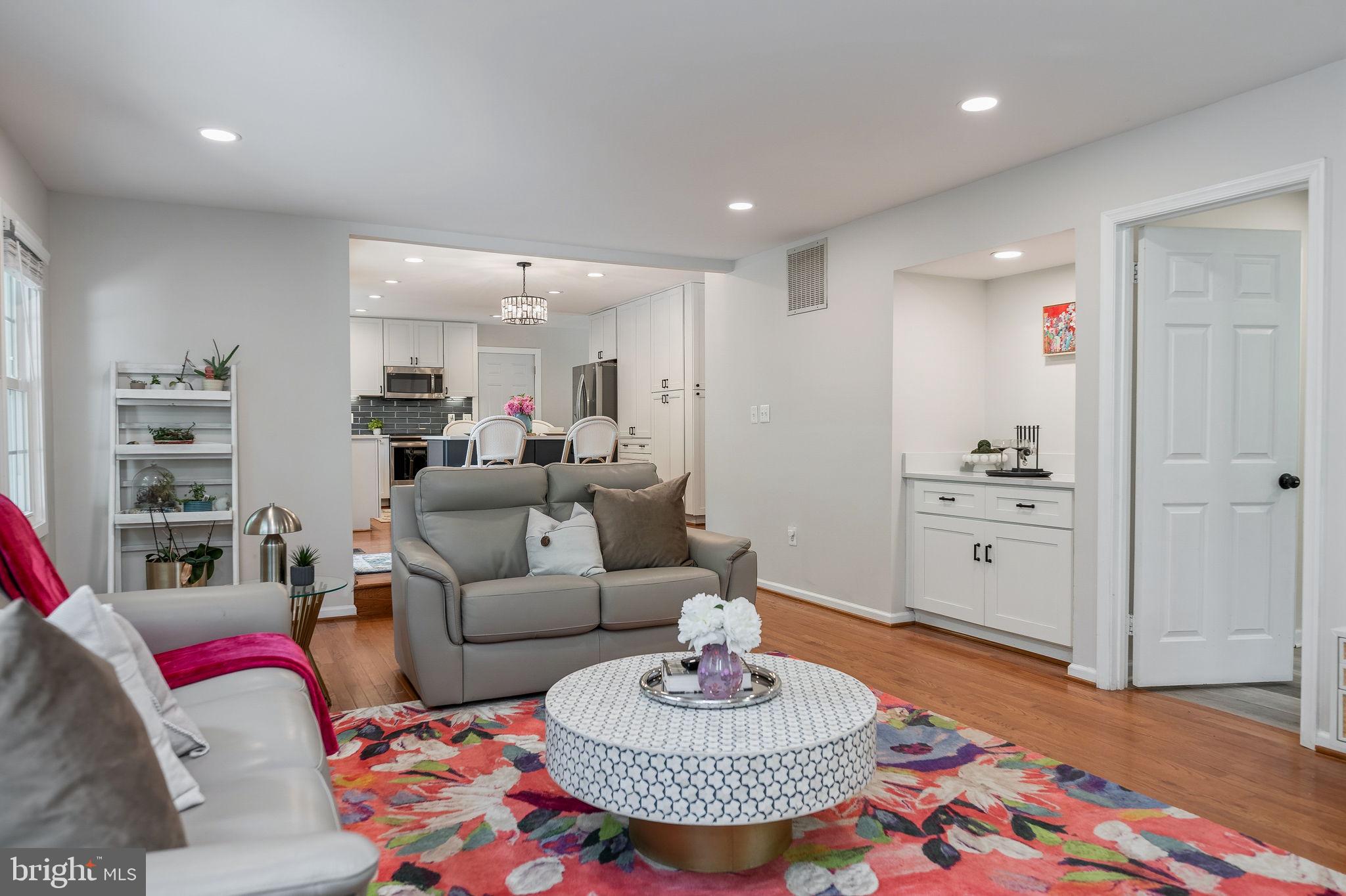 LAKEWOOD HILLS - Residential