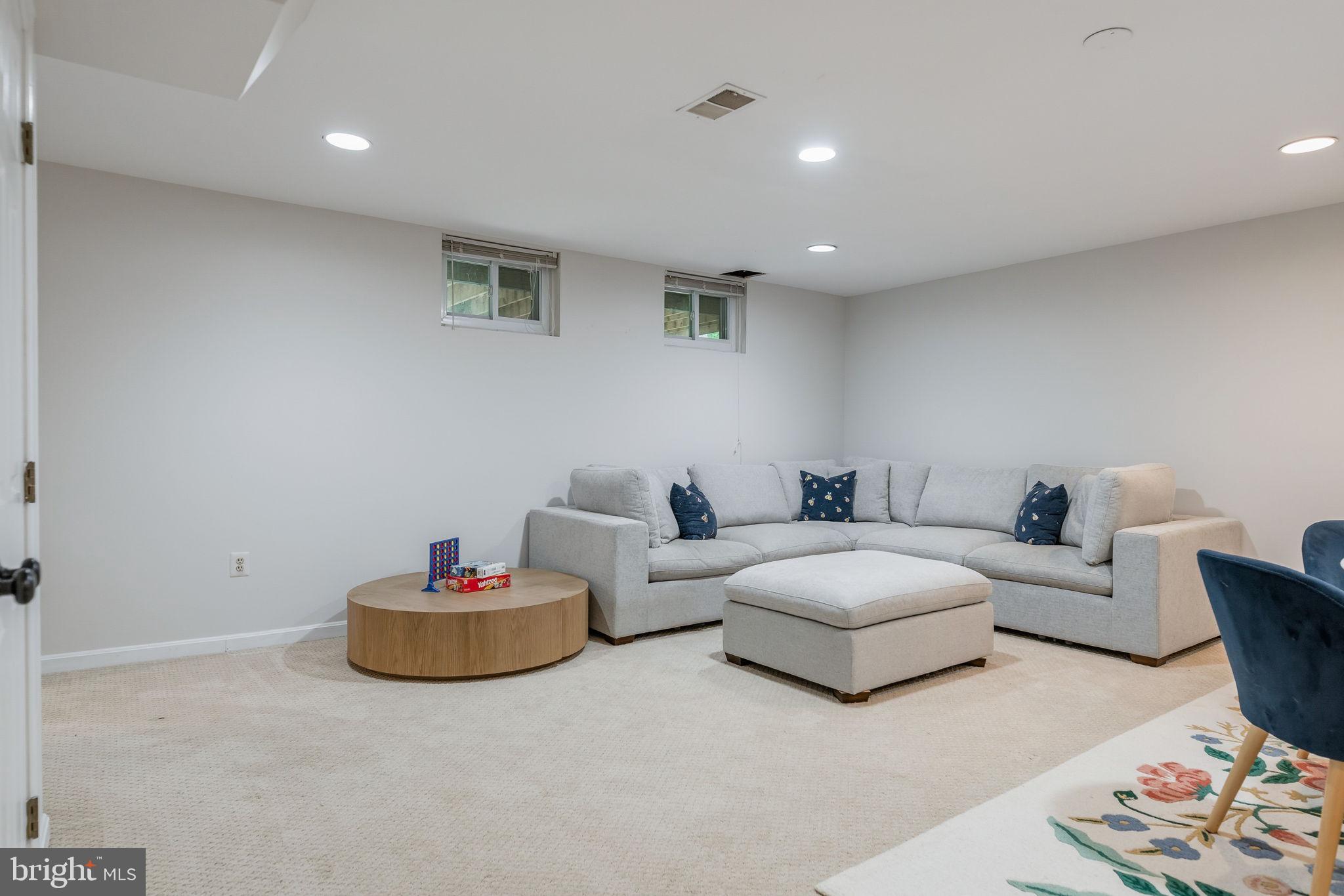 LAKEWOOD HILLS - Residential