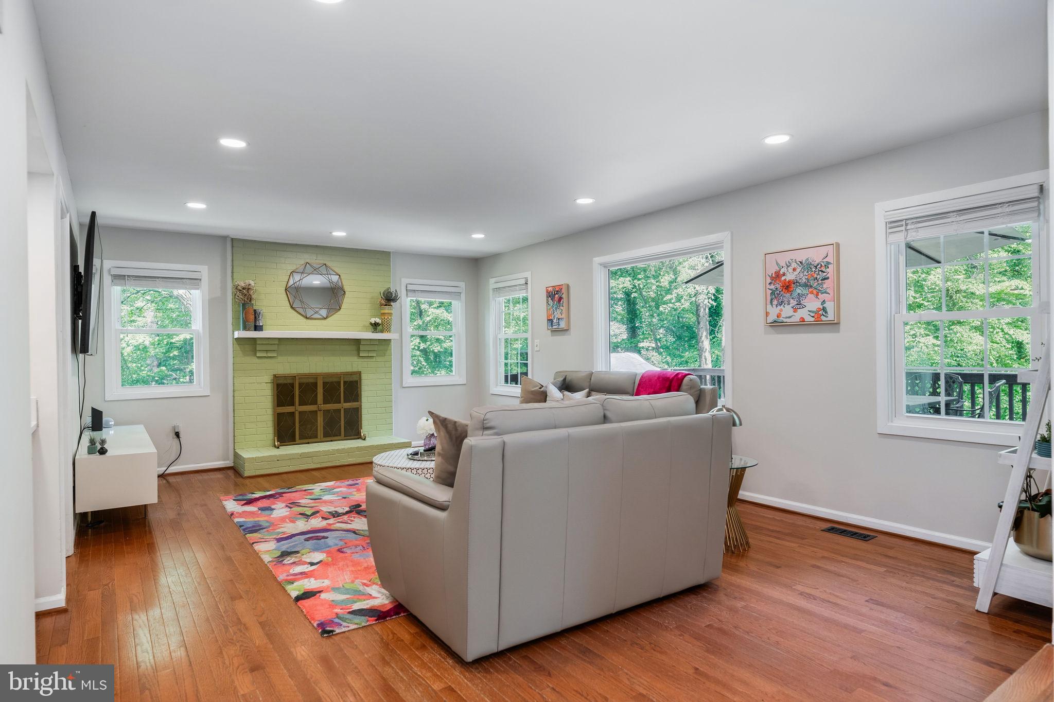 LAKEWOOD HILLS - Residential