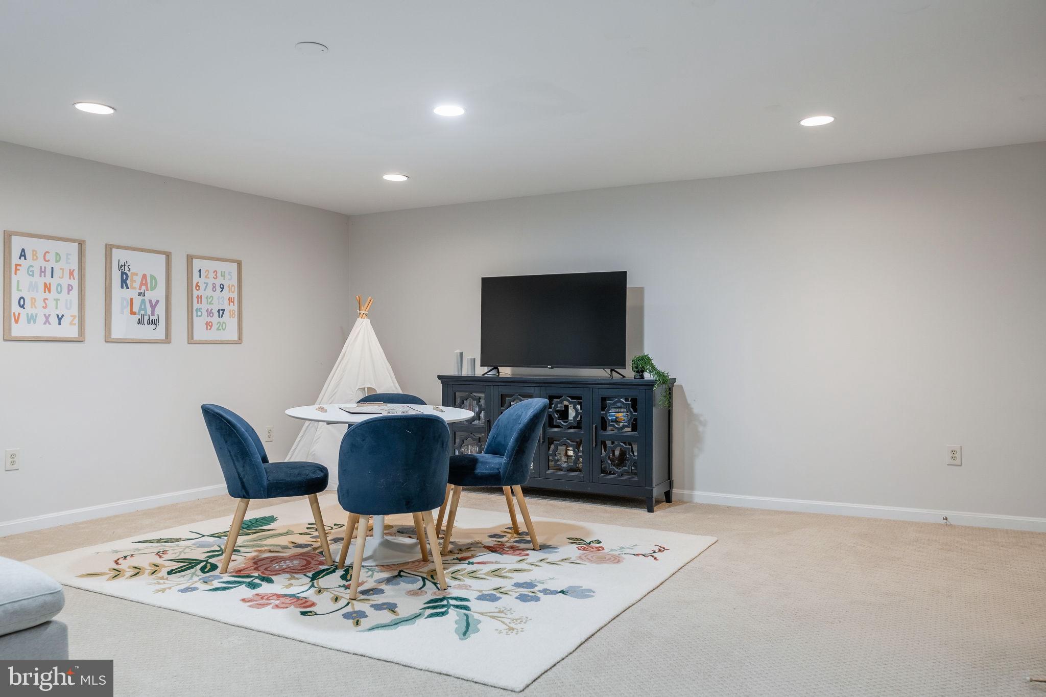 LAKEWOOD HILLS - Residential
