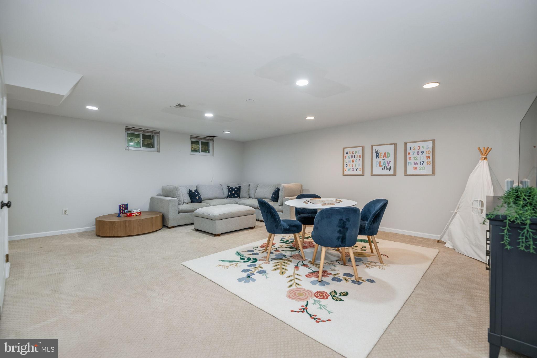 LAKEWOOD HILLS - Residential