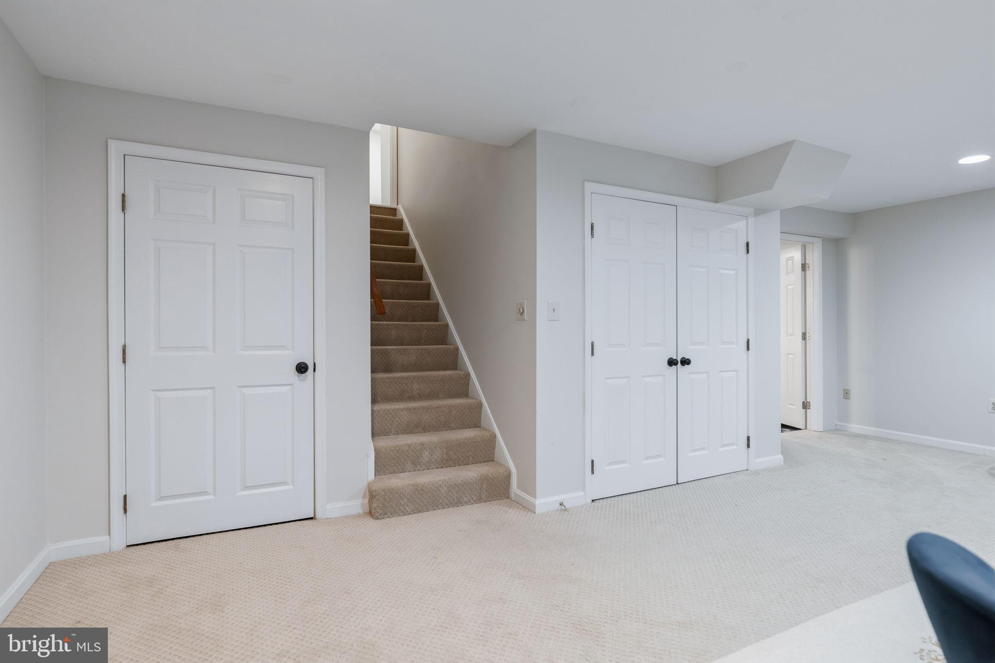 LAKEWOOD HILLS - Residential