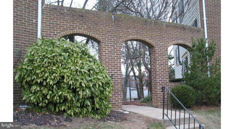 1034 SALISBURY COURT